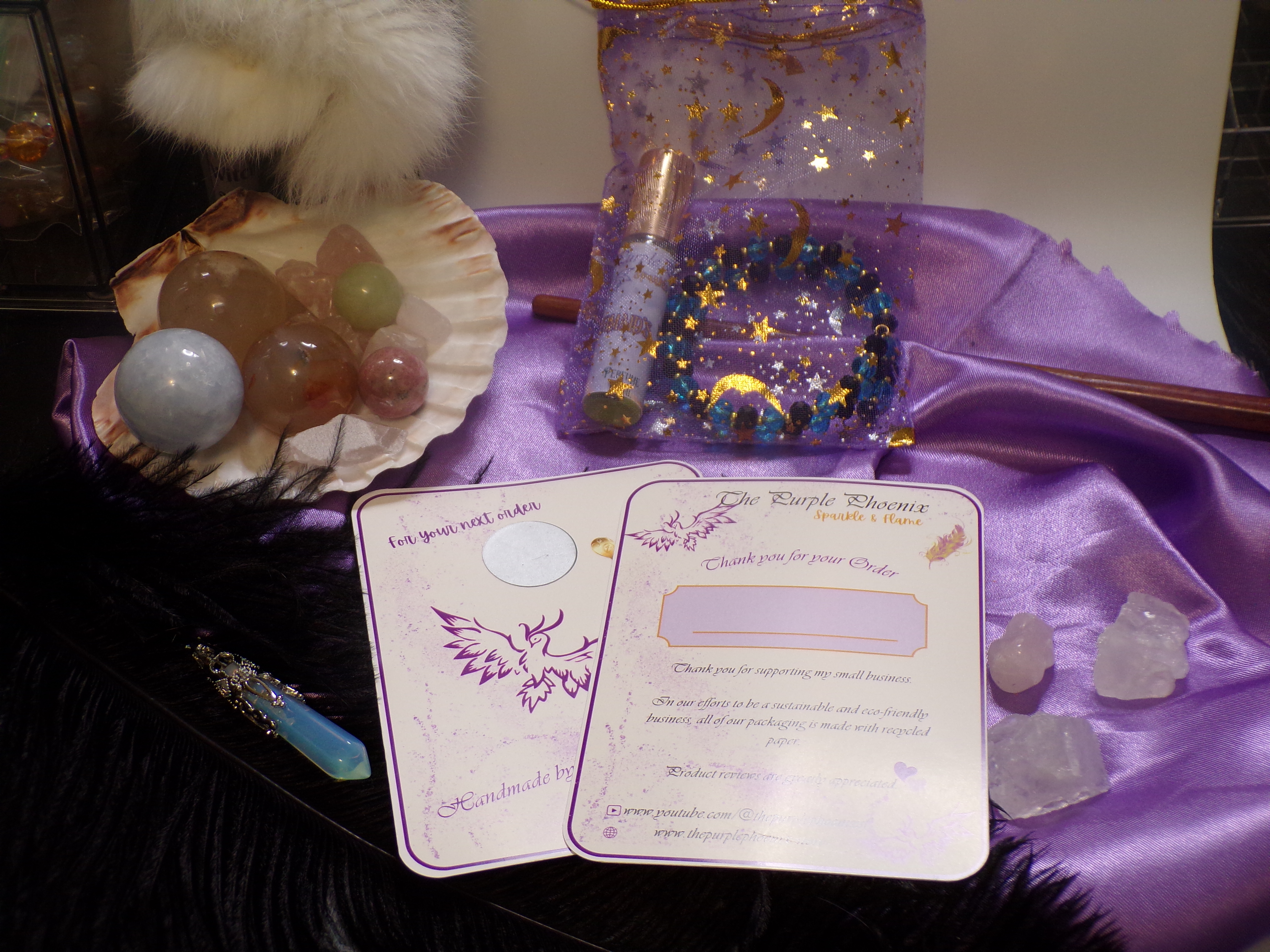 Fae Gleam Amulet: Memory Wire Bracelet