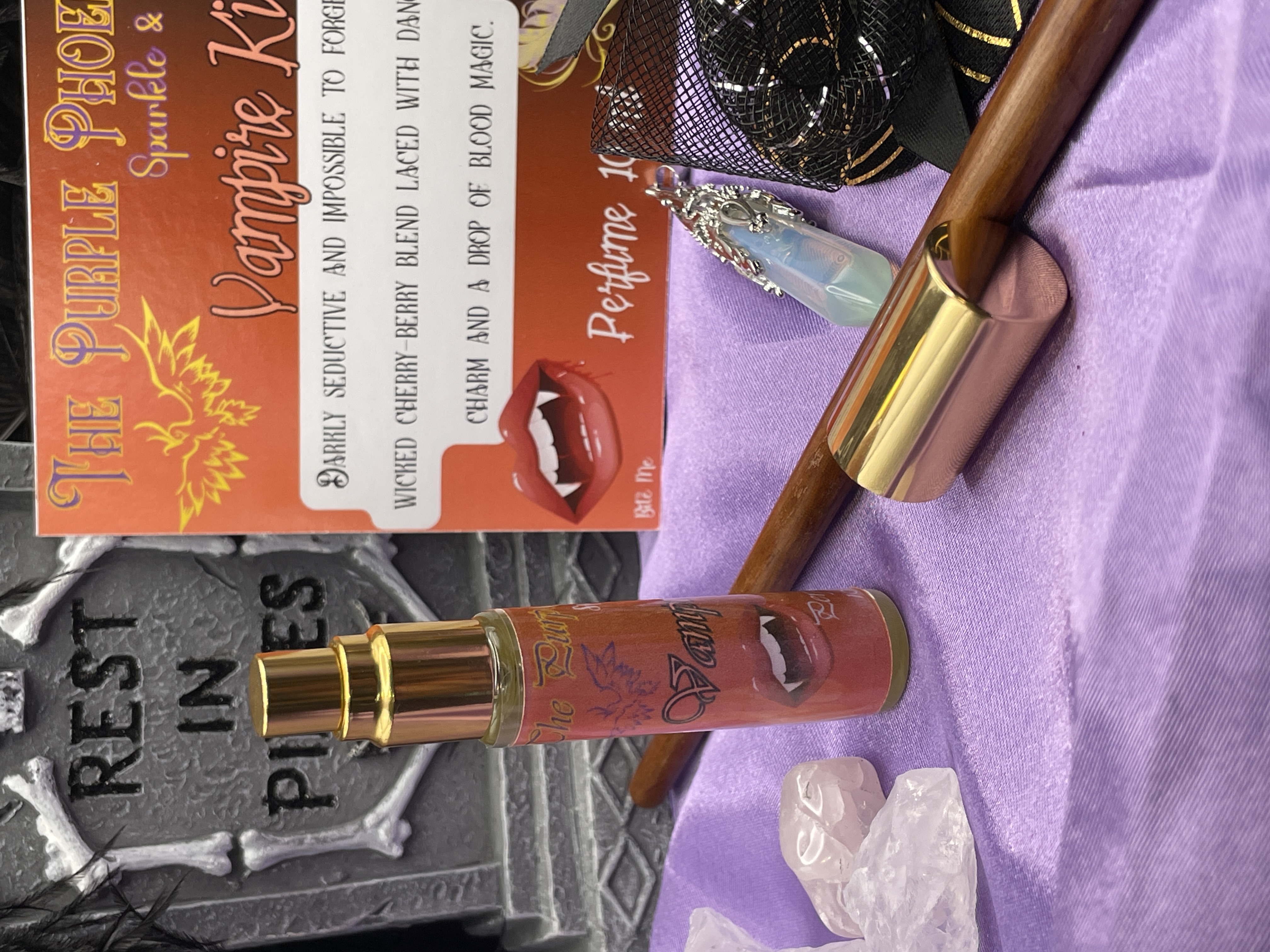 🩸 Vampire’s Kiss – Signature Spell Perfume