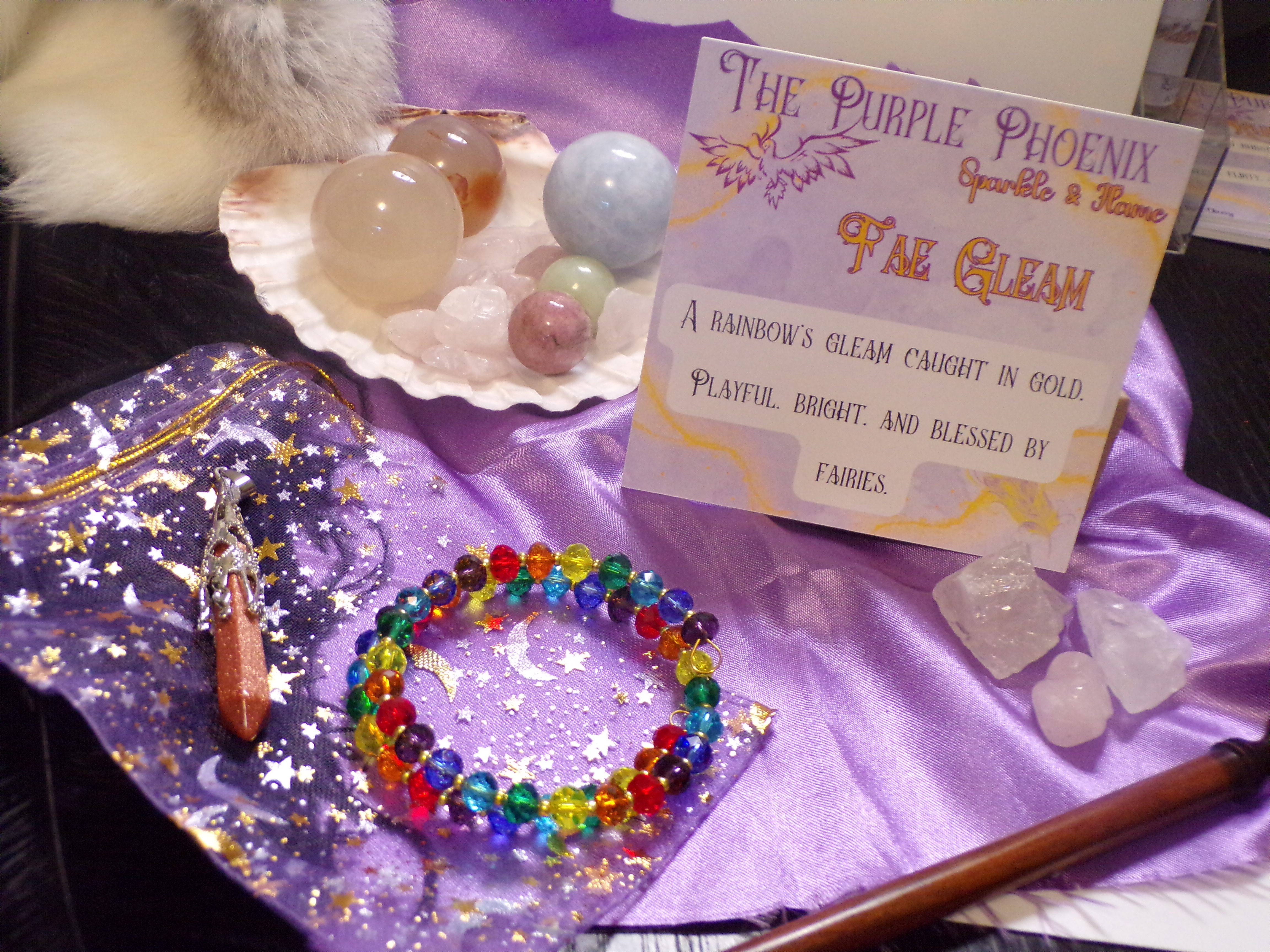 Fae Gleam Amulet: Memory Wire Bracelet