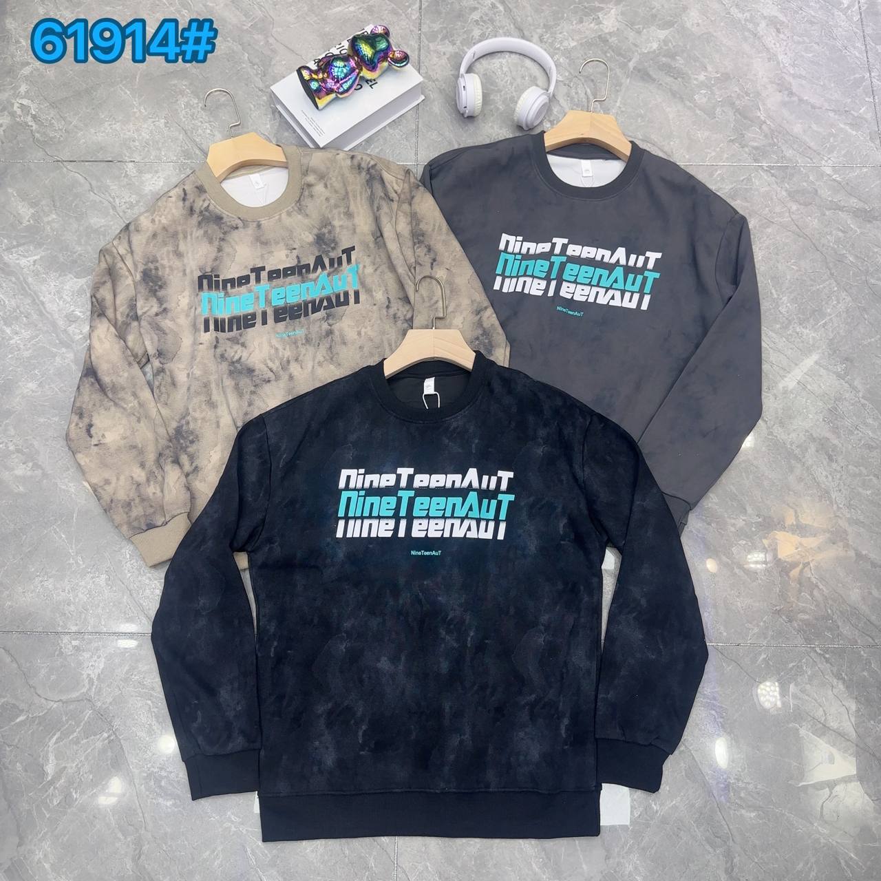 NineteenAut Graphic Sweatshirt