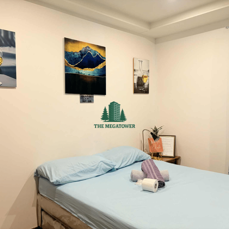 Spacious Family Room