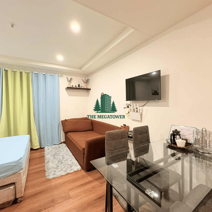 Spacious Family Room