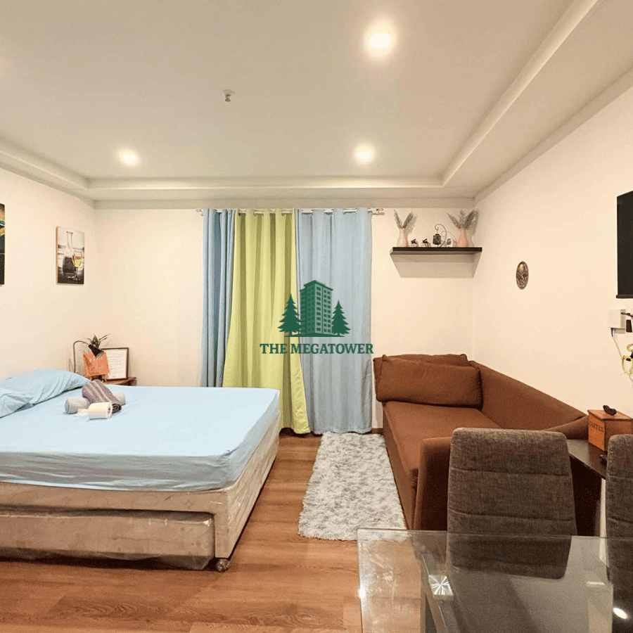 Spacious Family Room