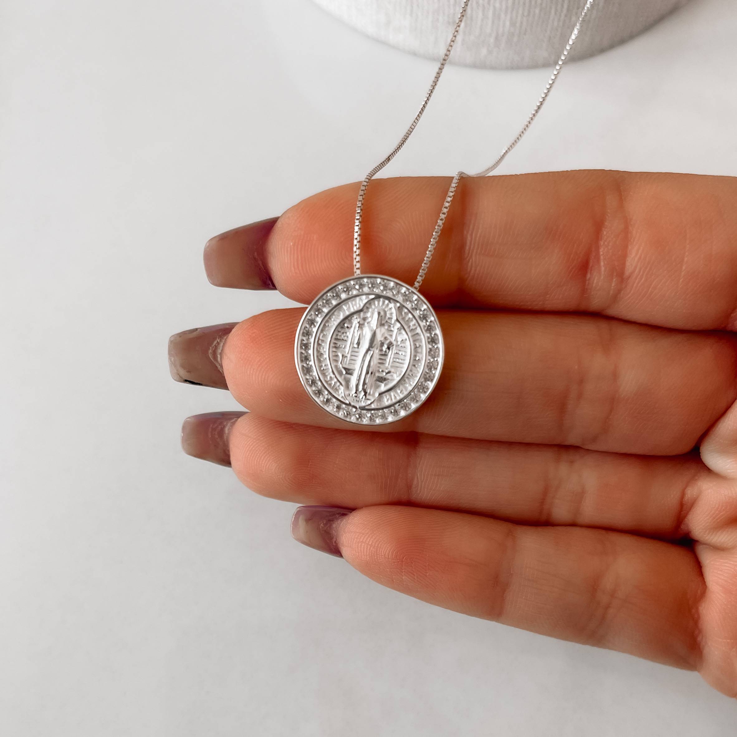 Colar Medalha Religiosa Prateada