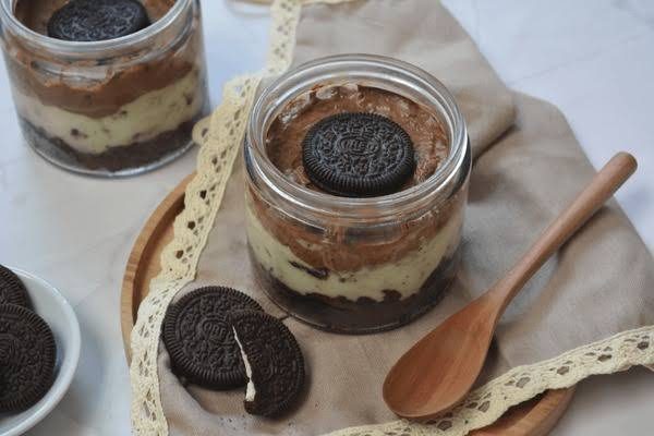 Oreo Layered Dessert Jar