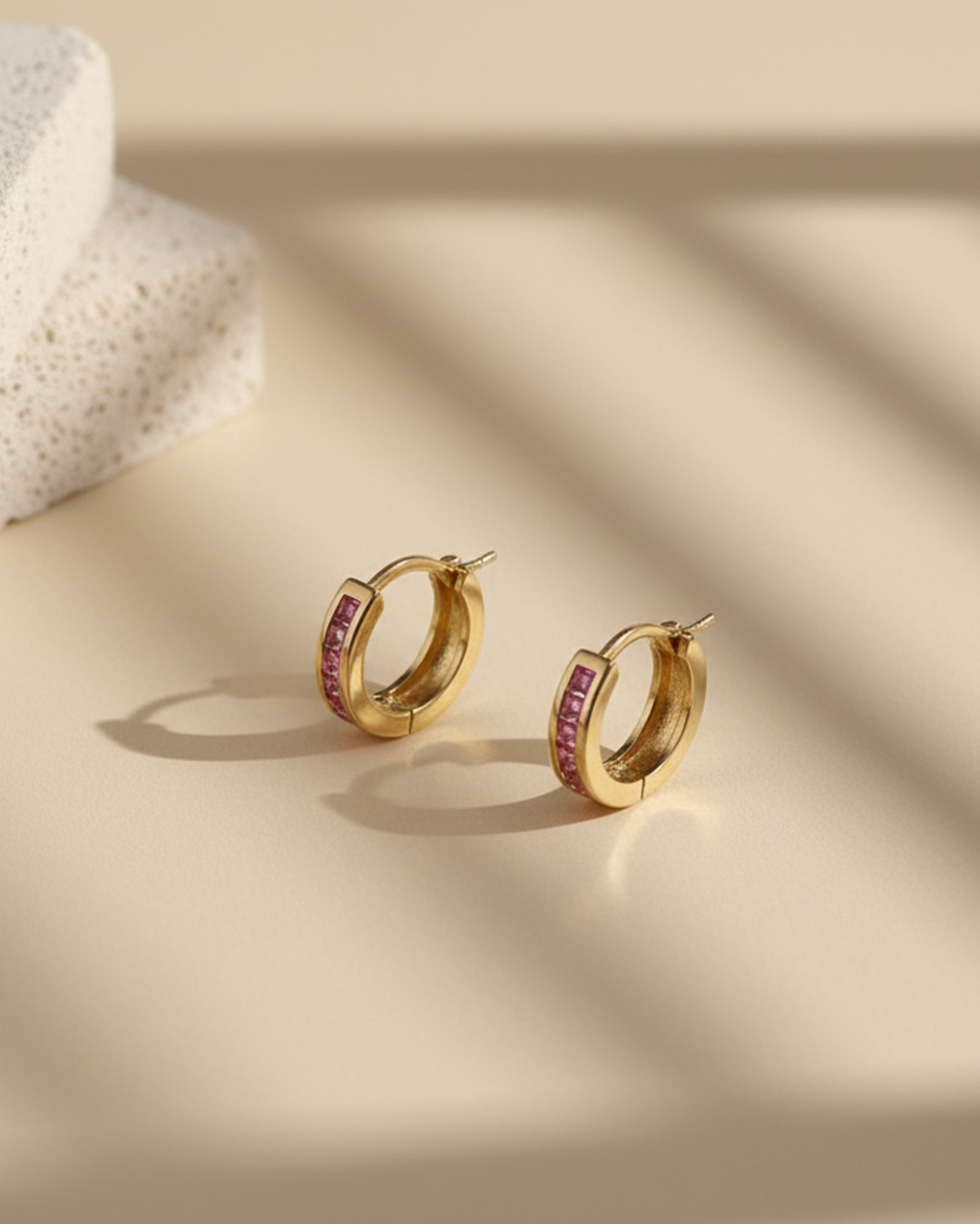Aretes de Oro con piedras Rosas