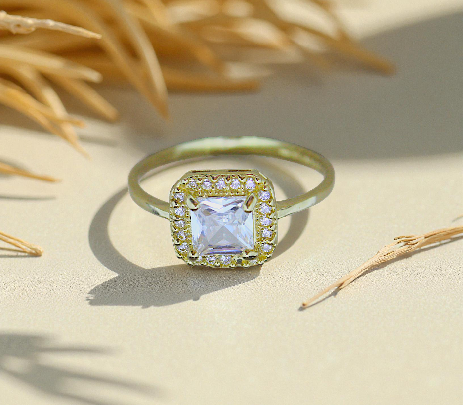Anillo de Compromiso Con Circonia Cuadrada
