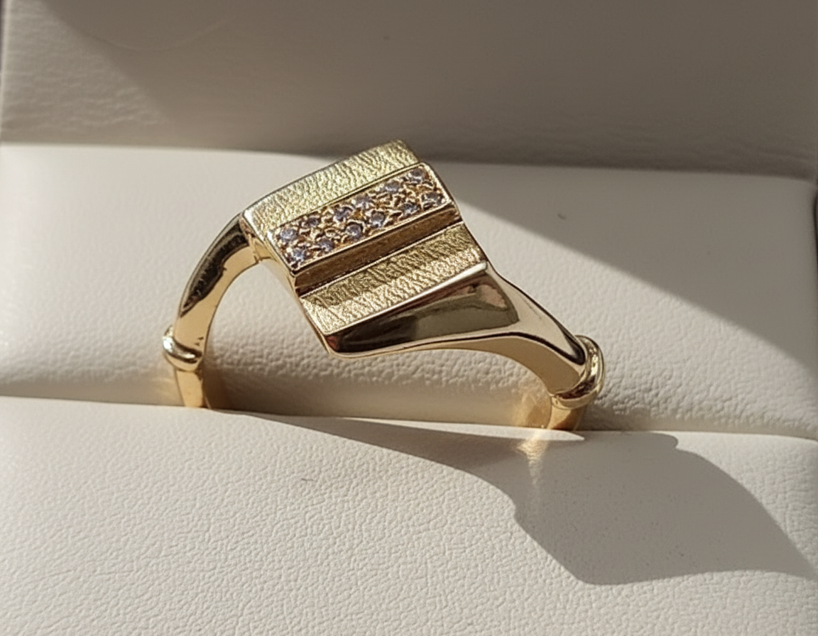Anillo de Oro Diamantado