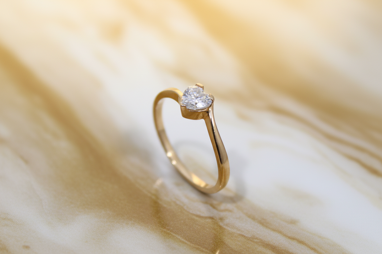 Anillo de Oro de Compromiso en Solitario de Corazón 