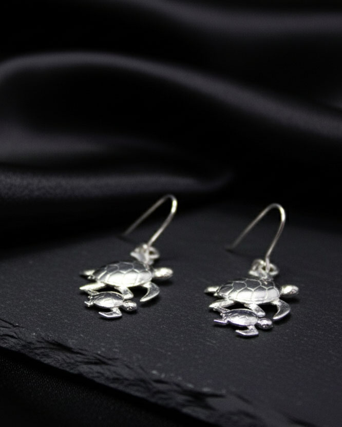 Aretes de Tortuga de Plata