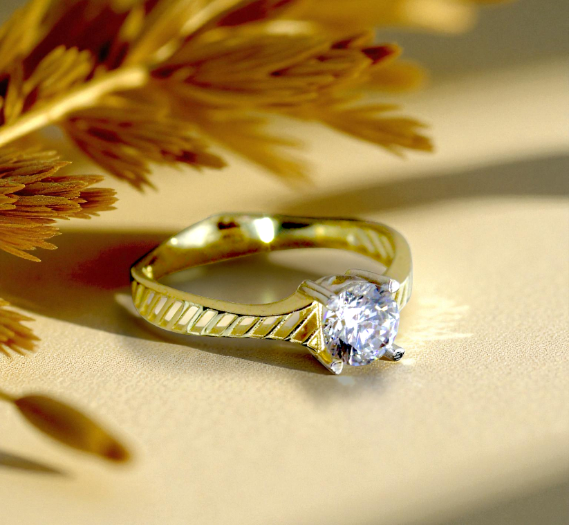 Anillo de Compromiso Solitario Con Diseño Calado