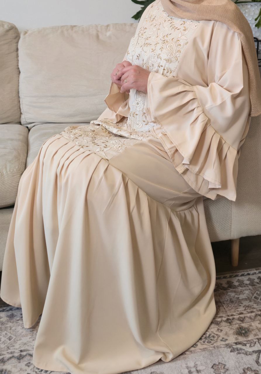 Elegant Flowy beige abaya