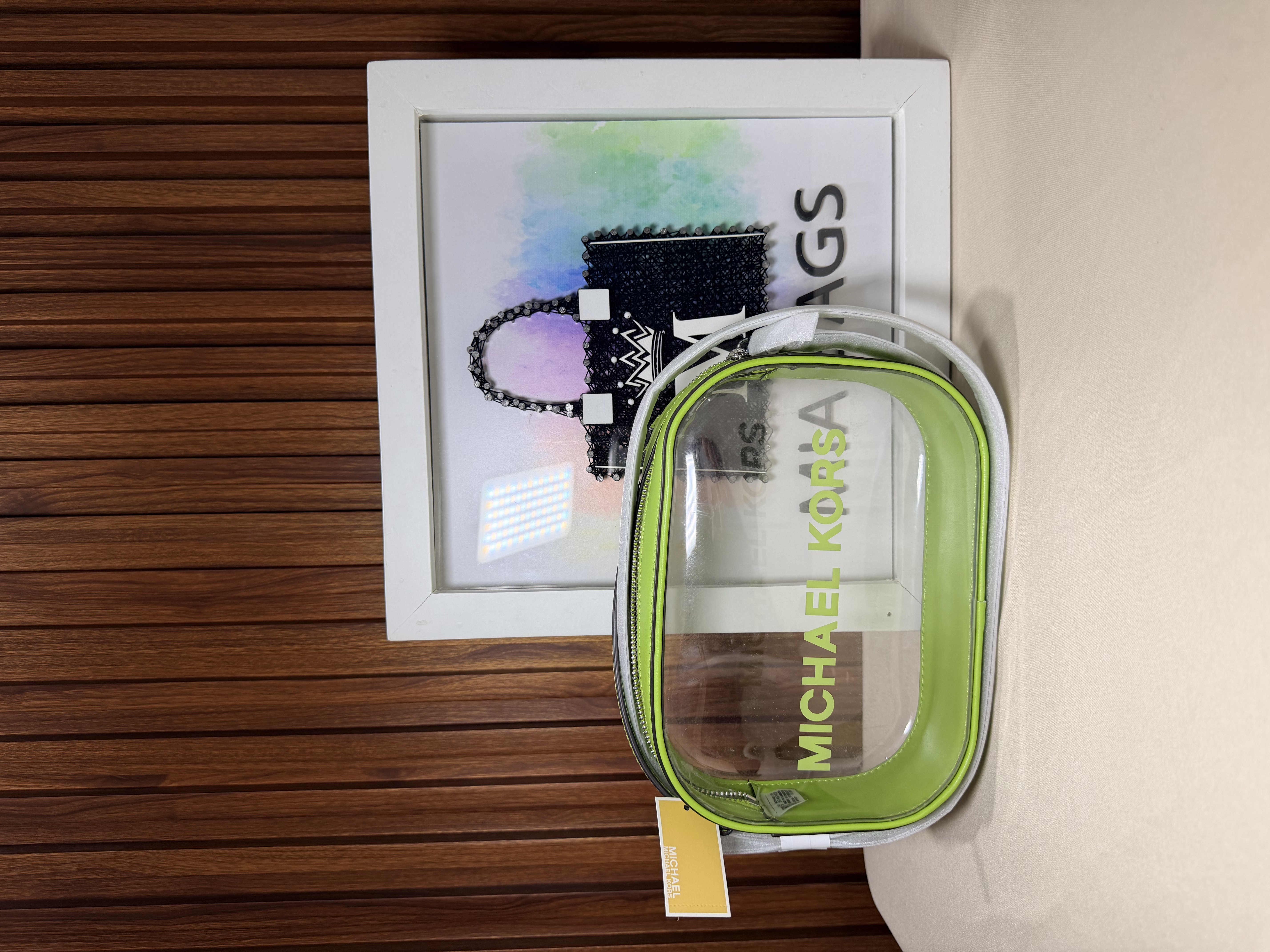 Crossbody transparente con verde