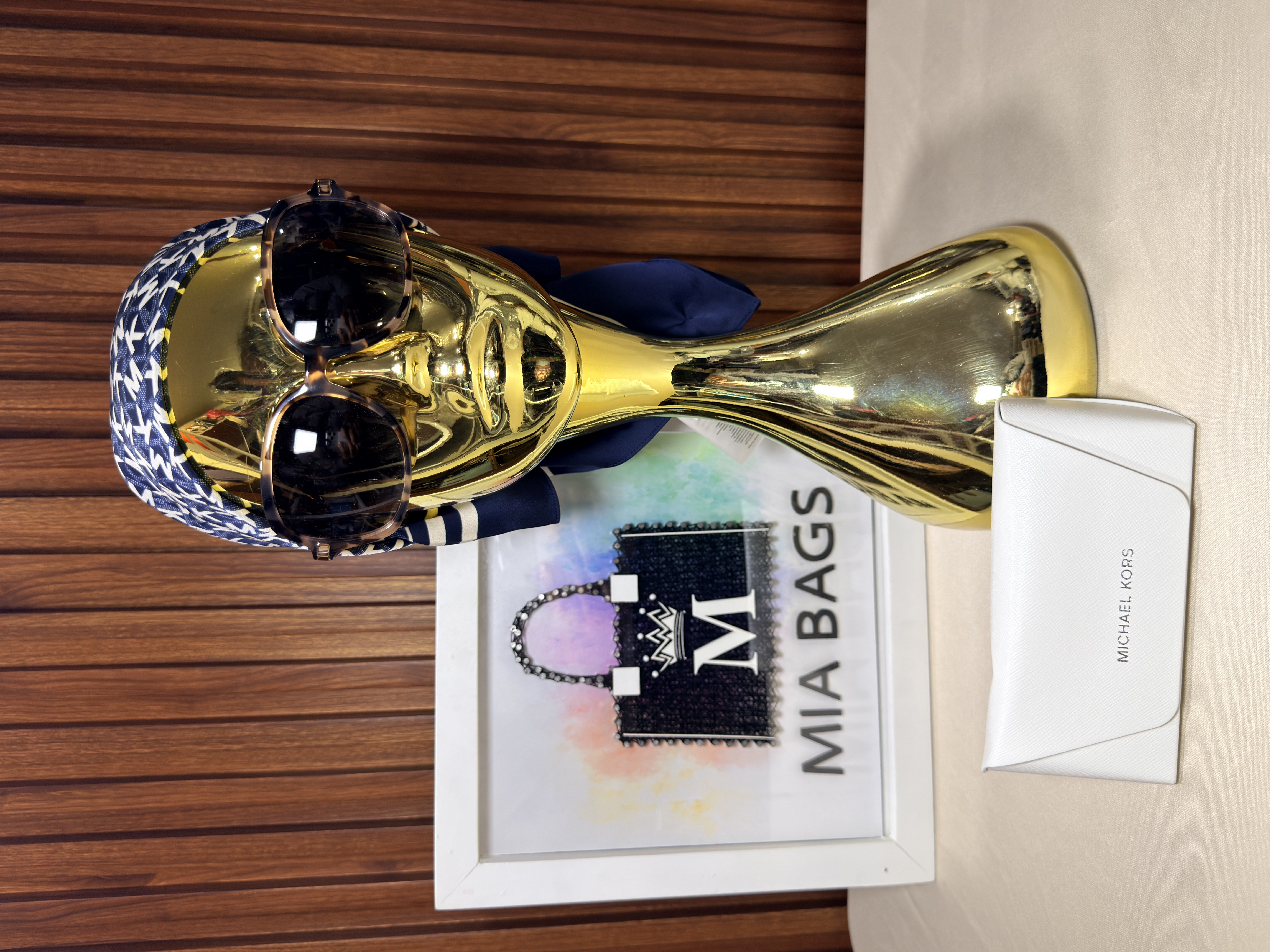 Gafas de sol semi redondas con cristal azul