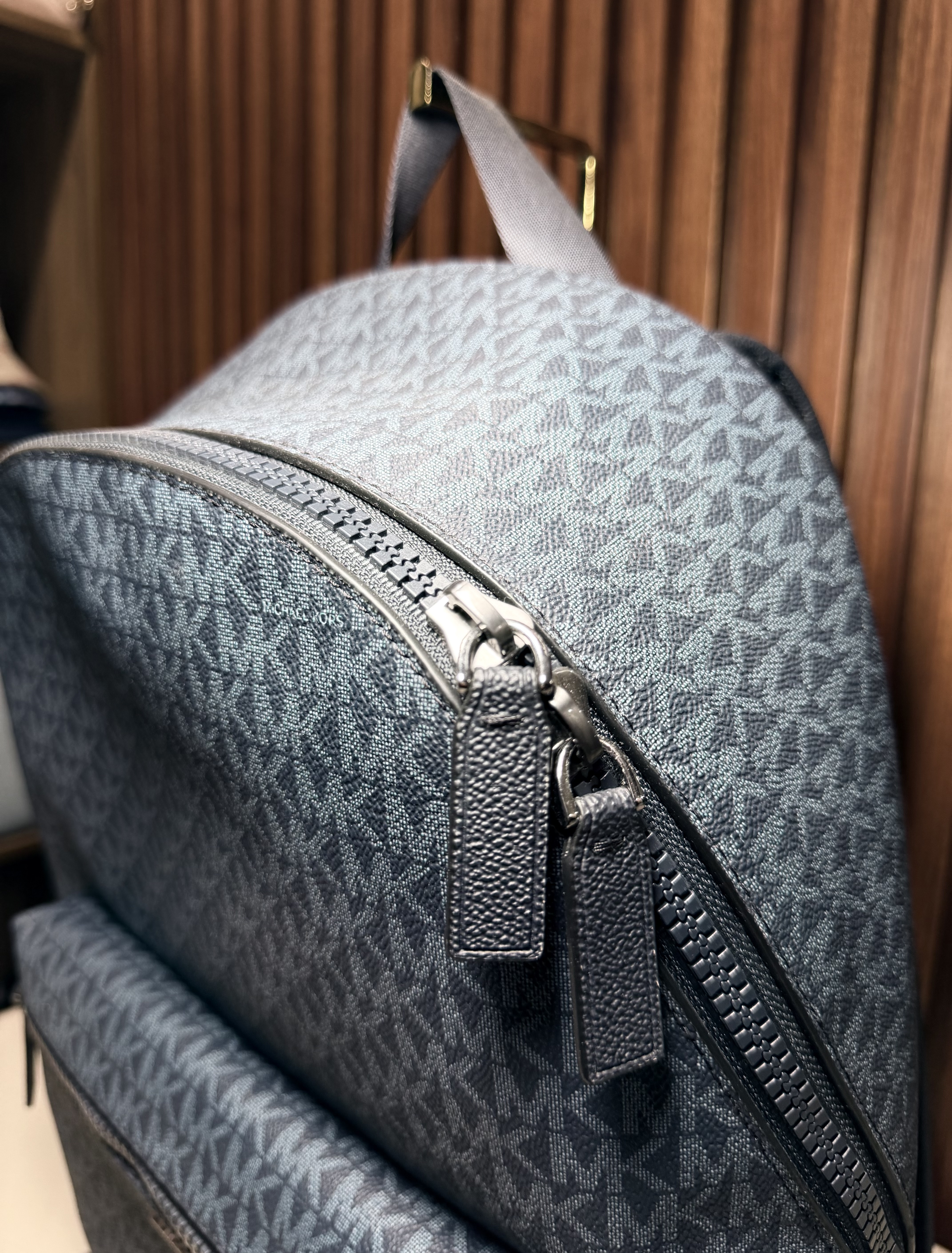 Mochila grande caballero azul con monogram