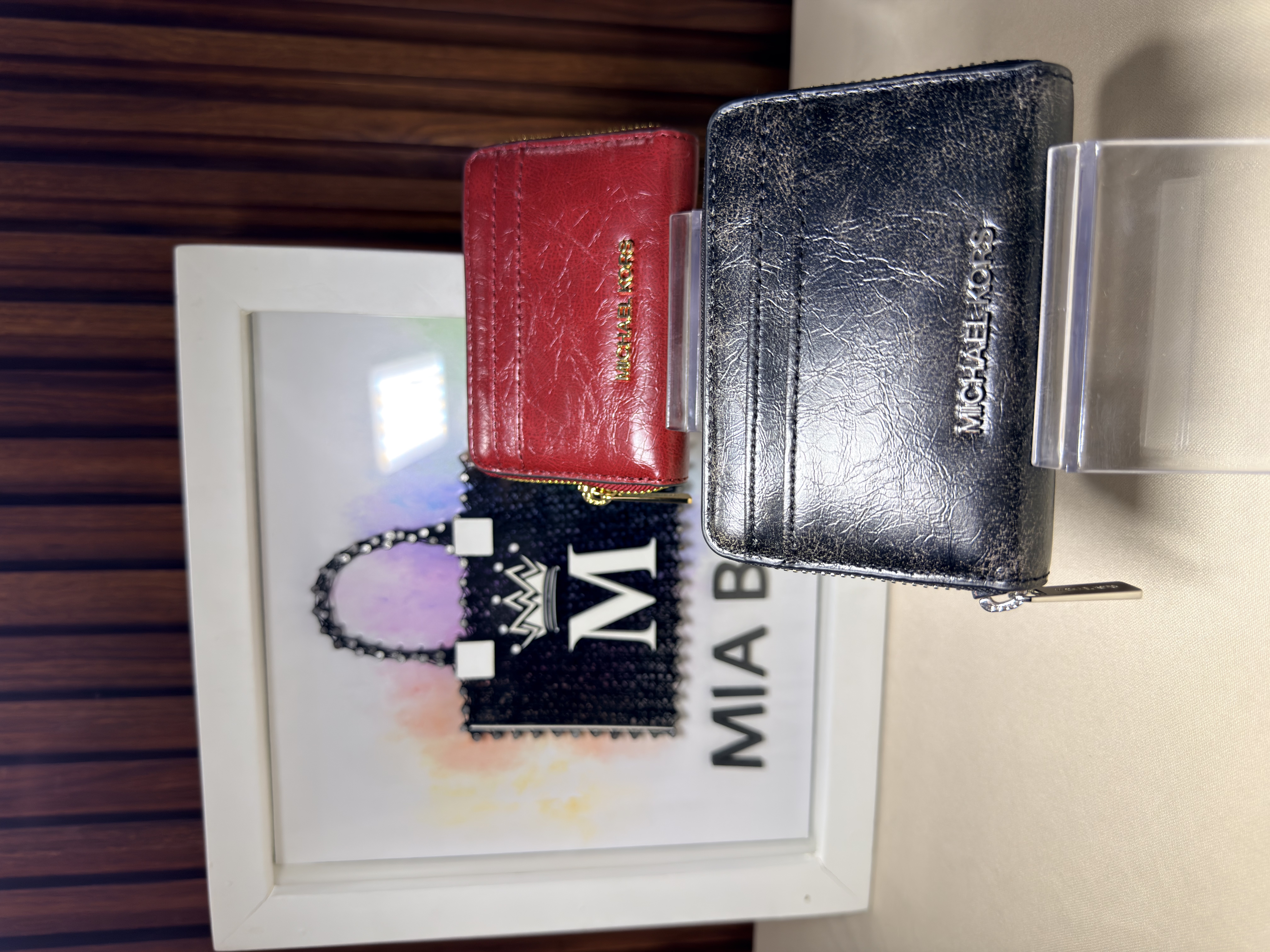 Monedero metalico negro o rojo 