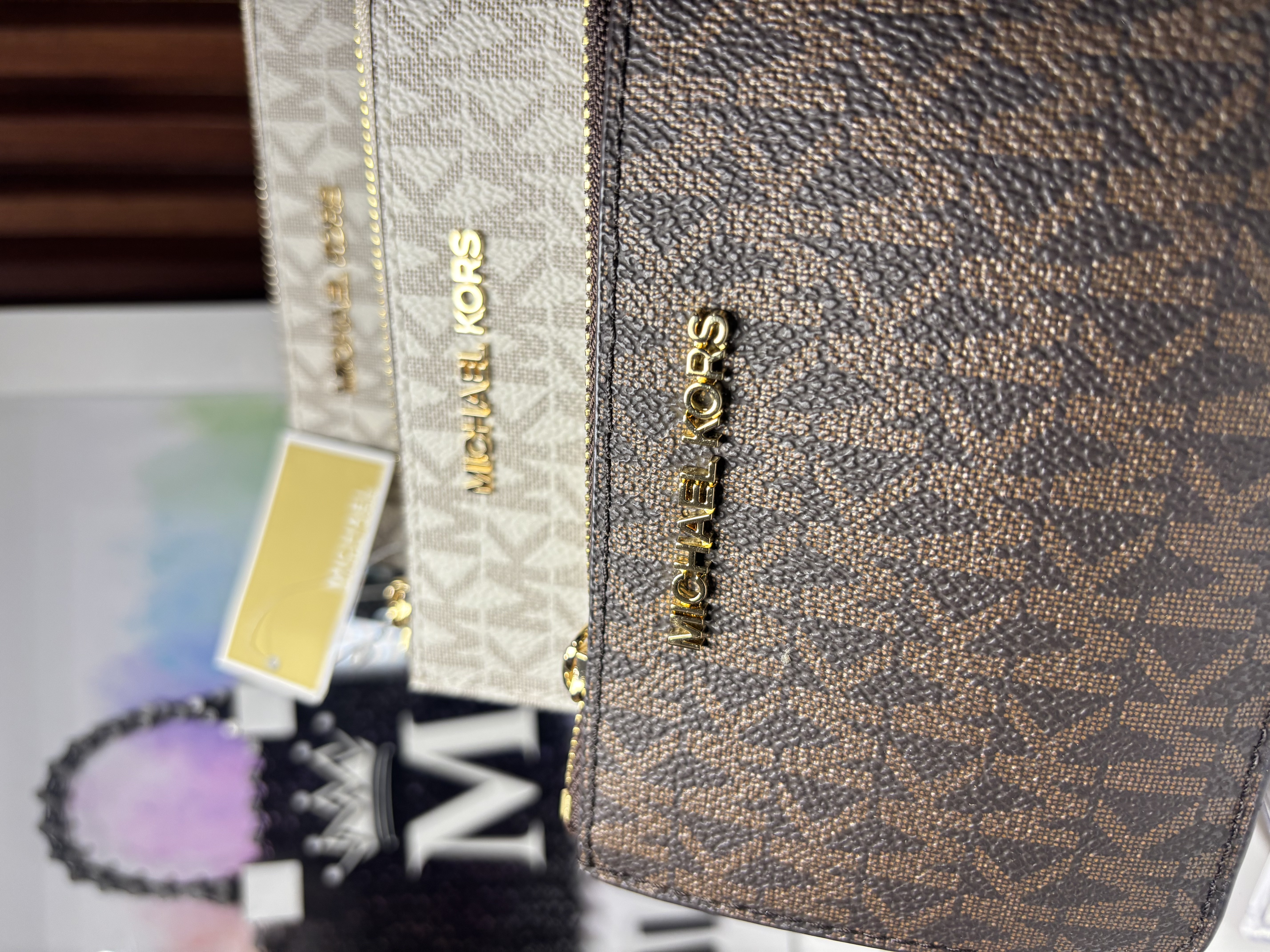 Tarjetero con cierre