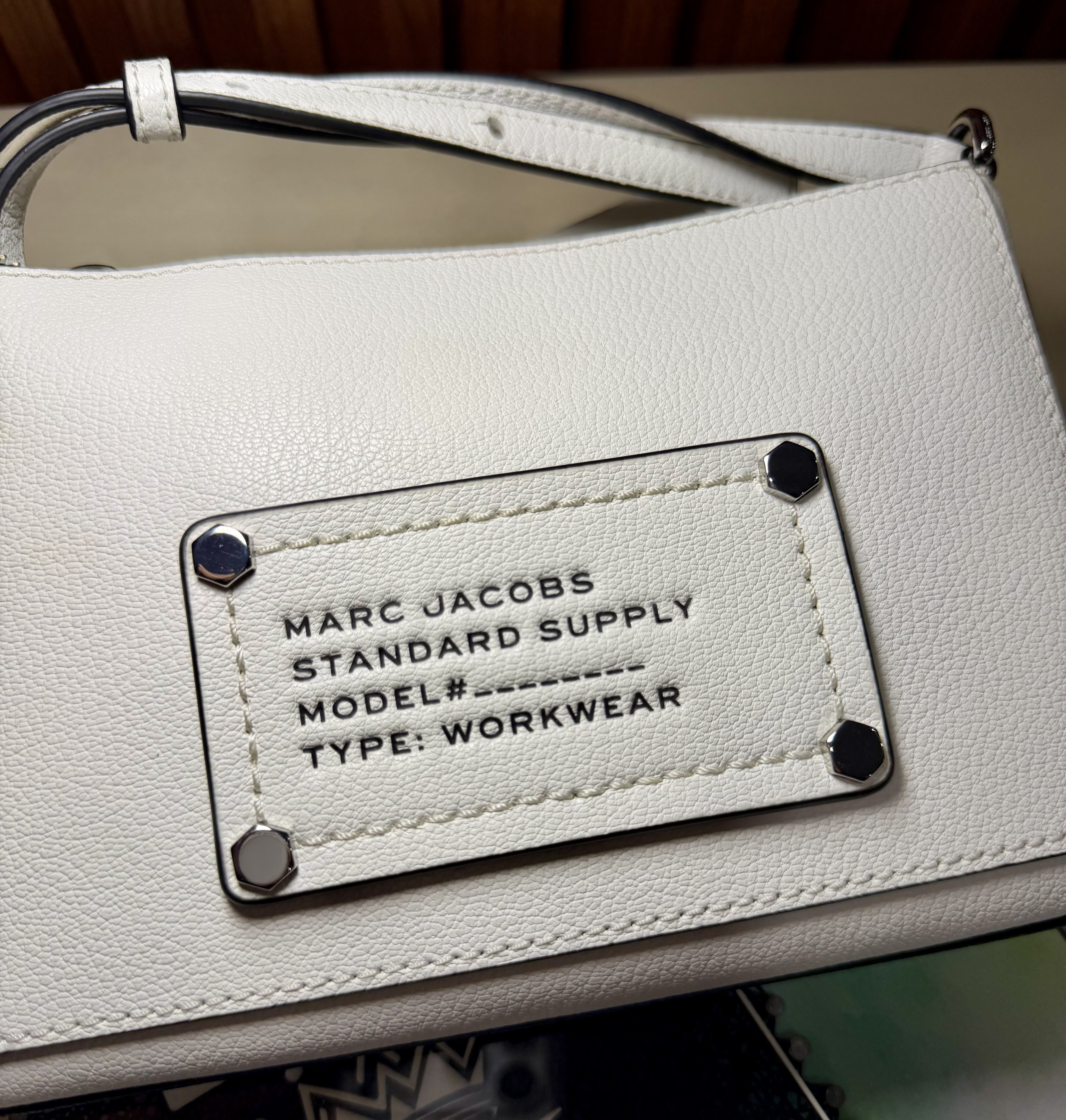 Standard supply negro y blanco