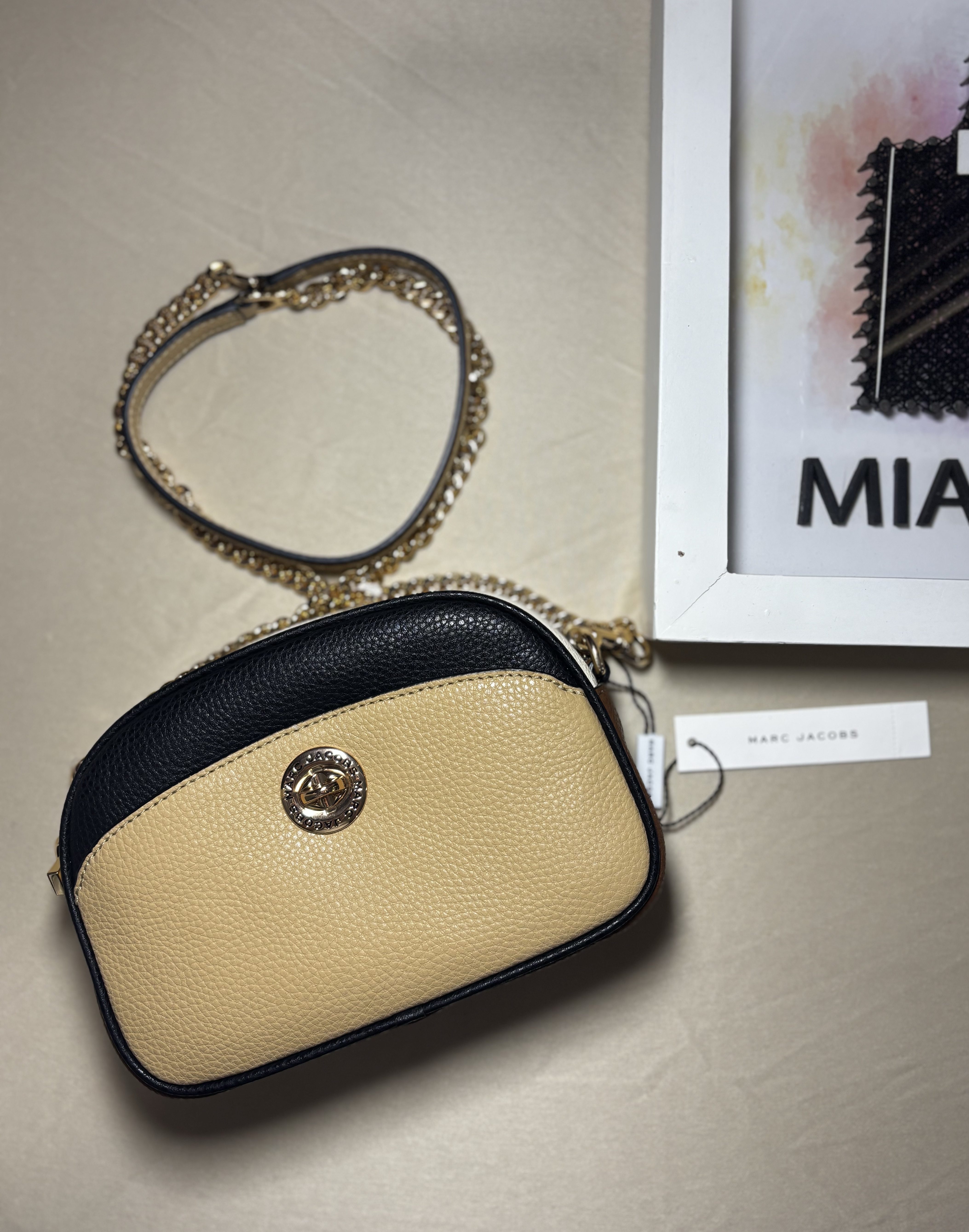 Camera turn lock a dos colores