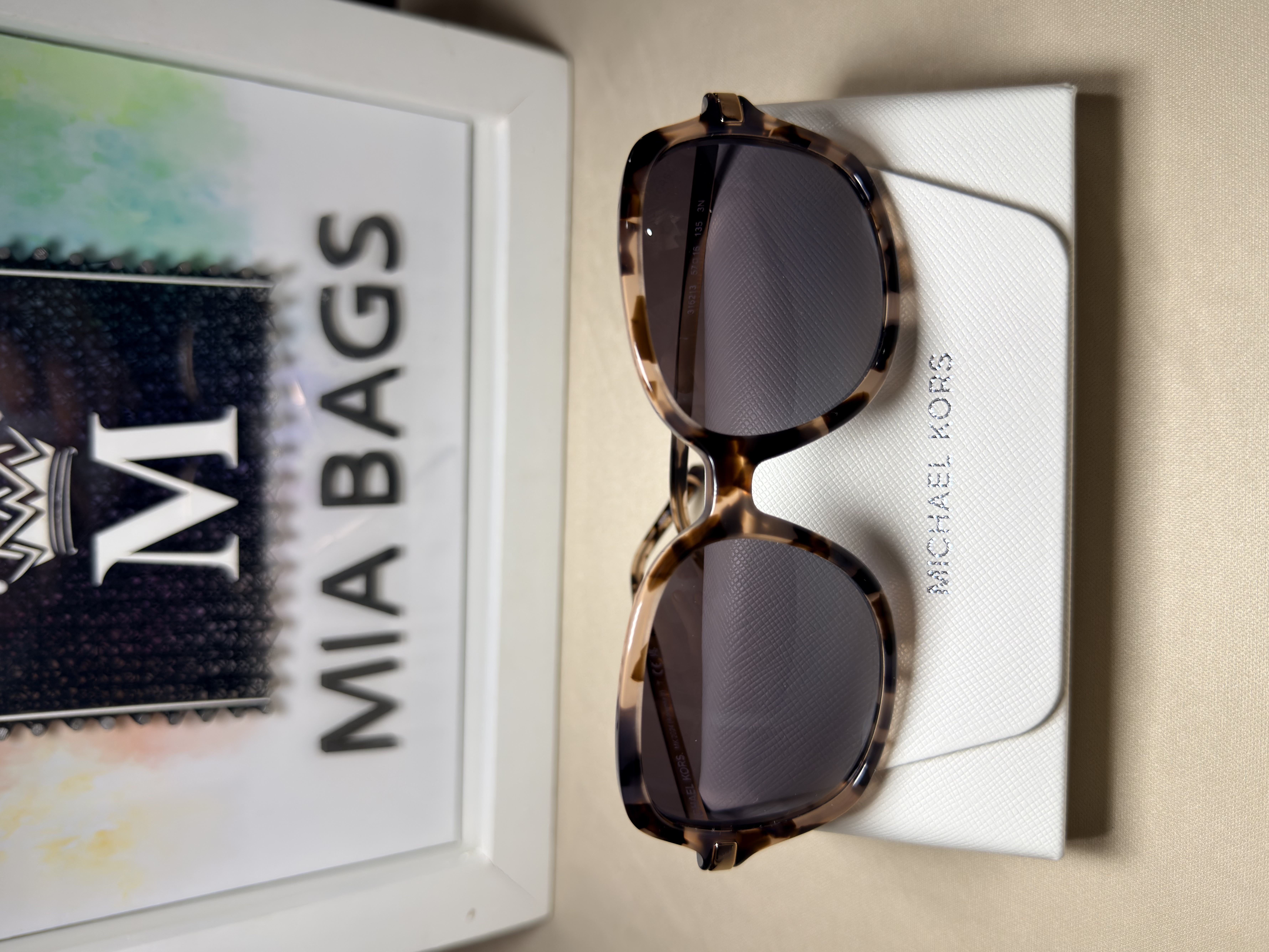 Gafas de sol semi redondas con cristal azul