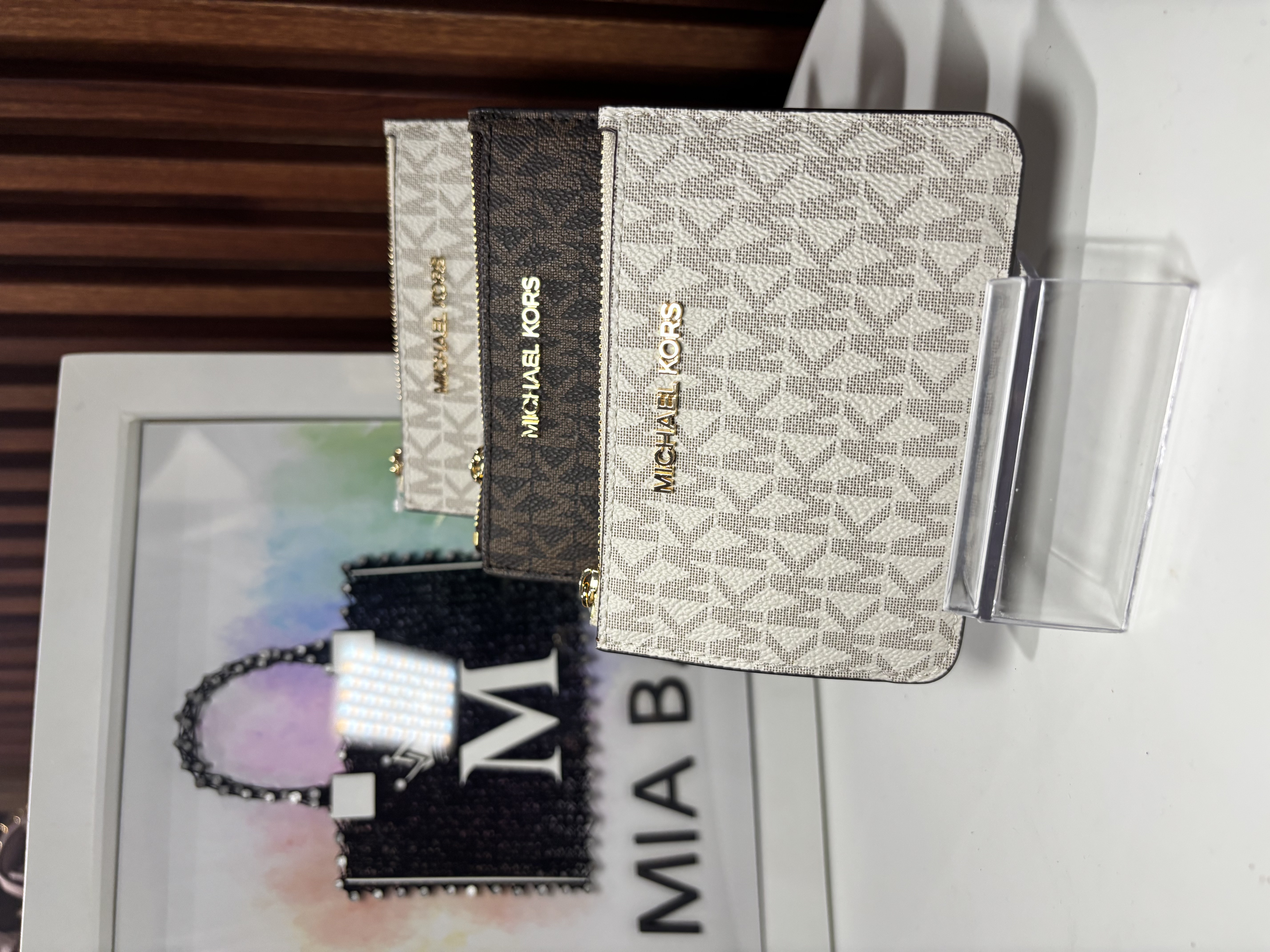 Tarjetero con cierre