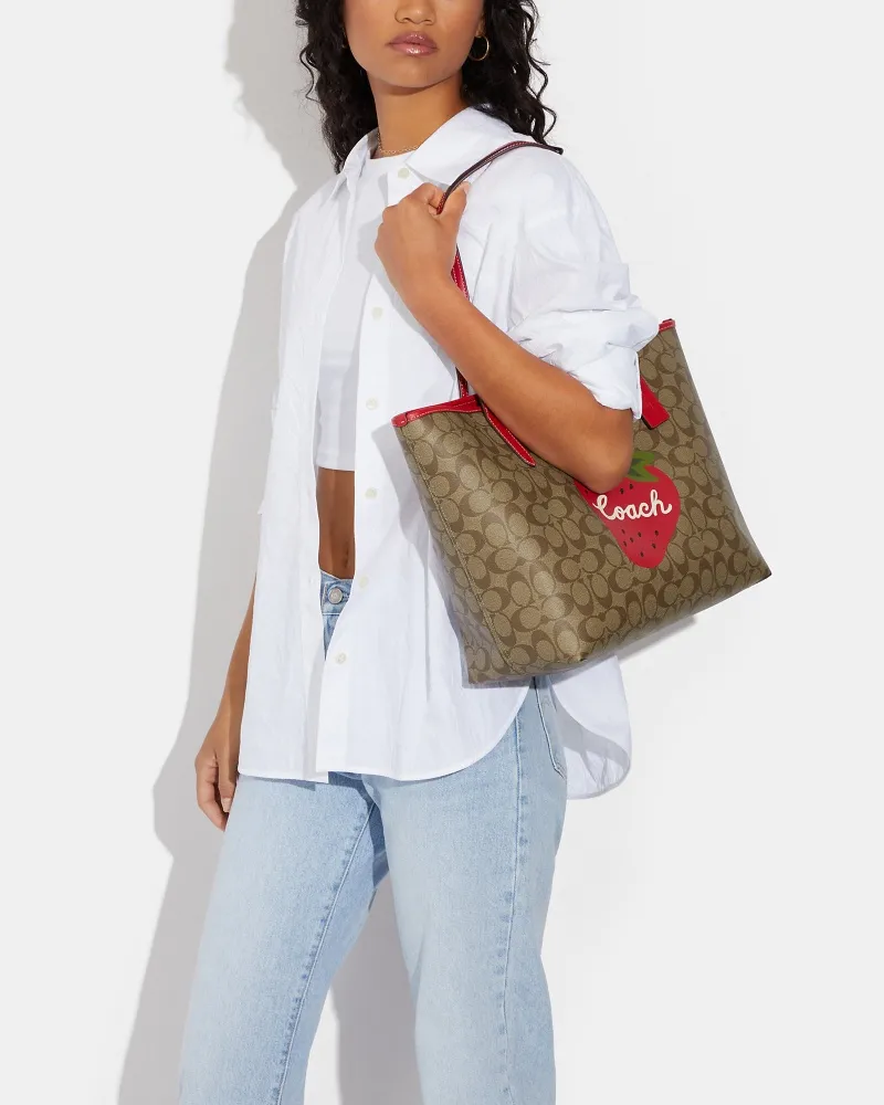 Tote monogram con estampado de fresa