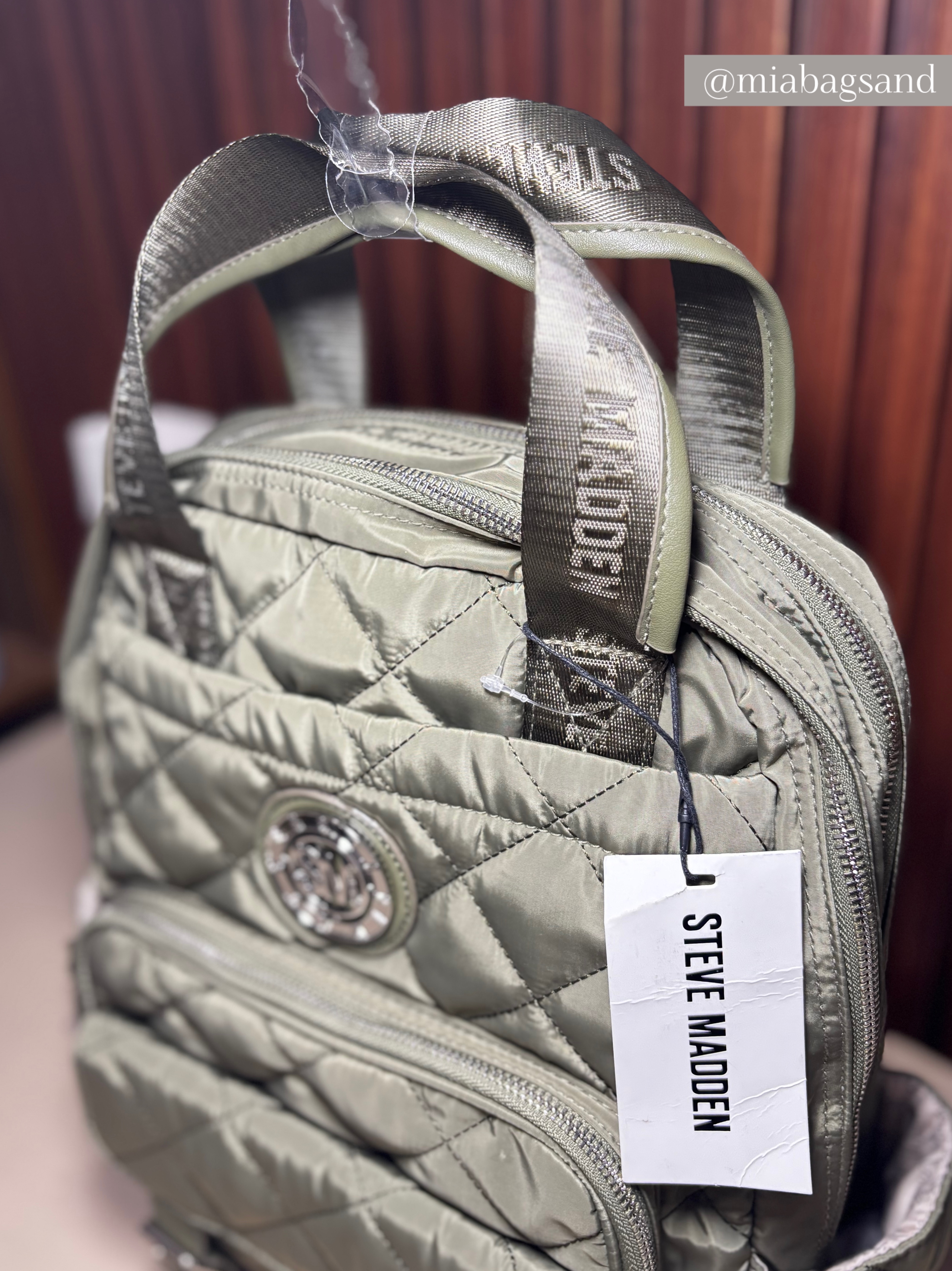 Mochila Steve Madden acolchada verde