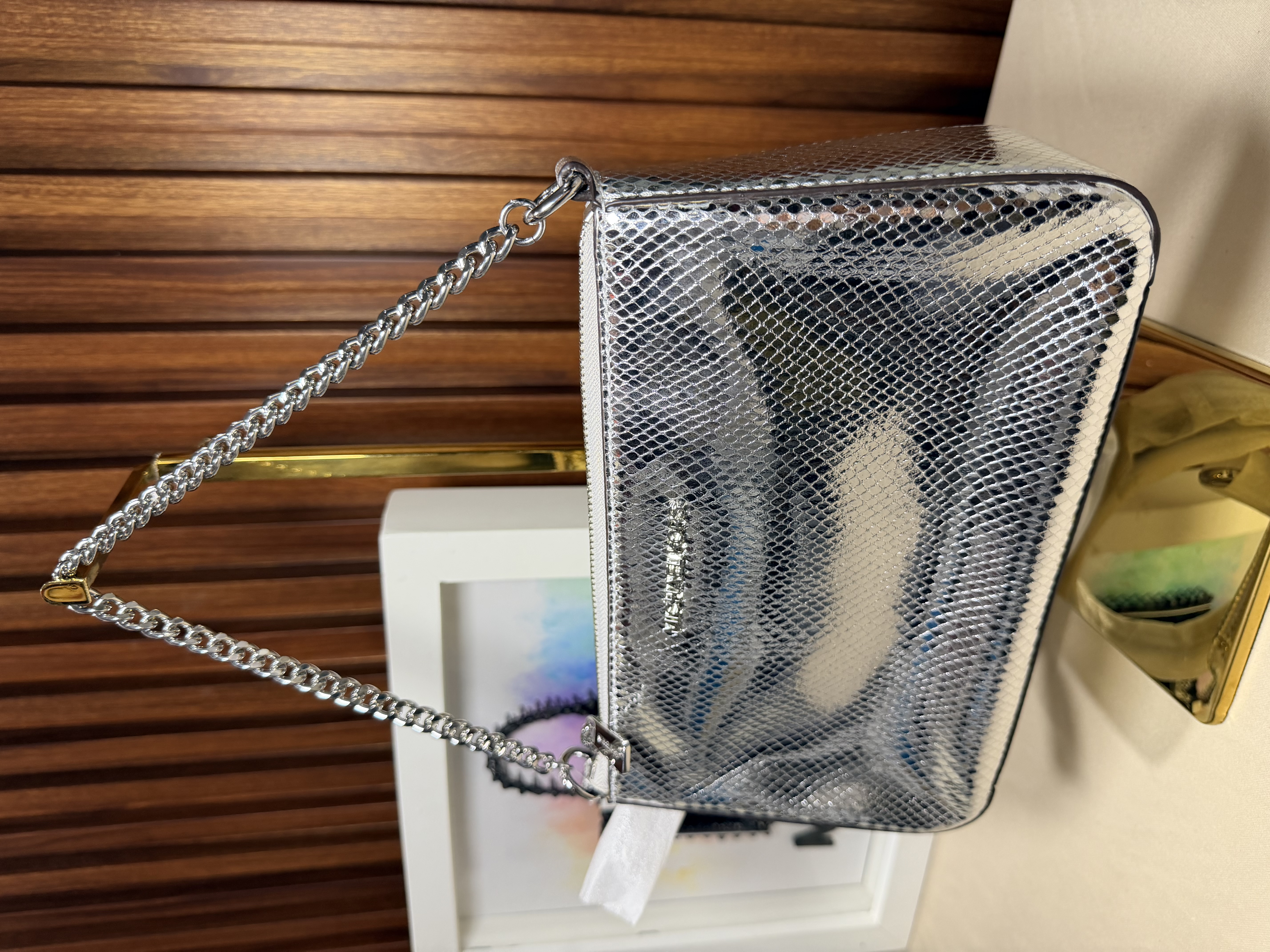 Bolsa plateada + tarjetero