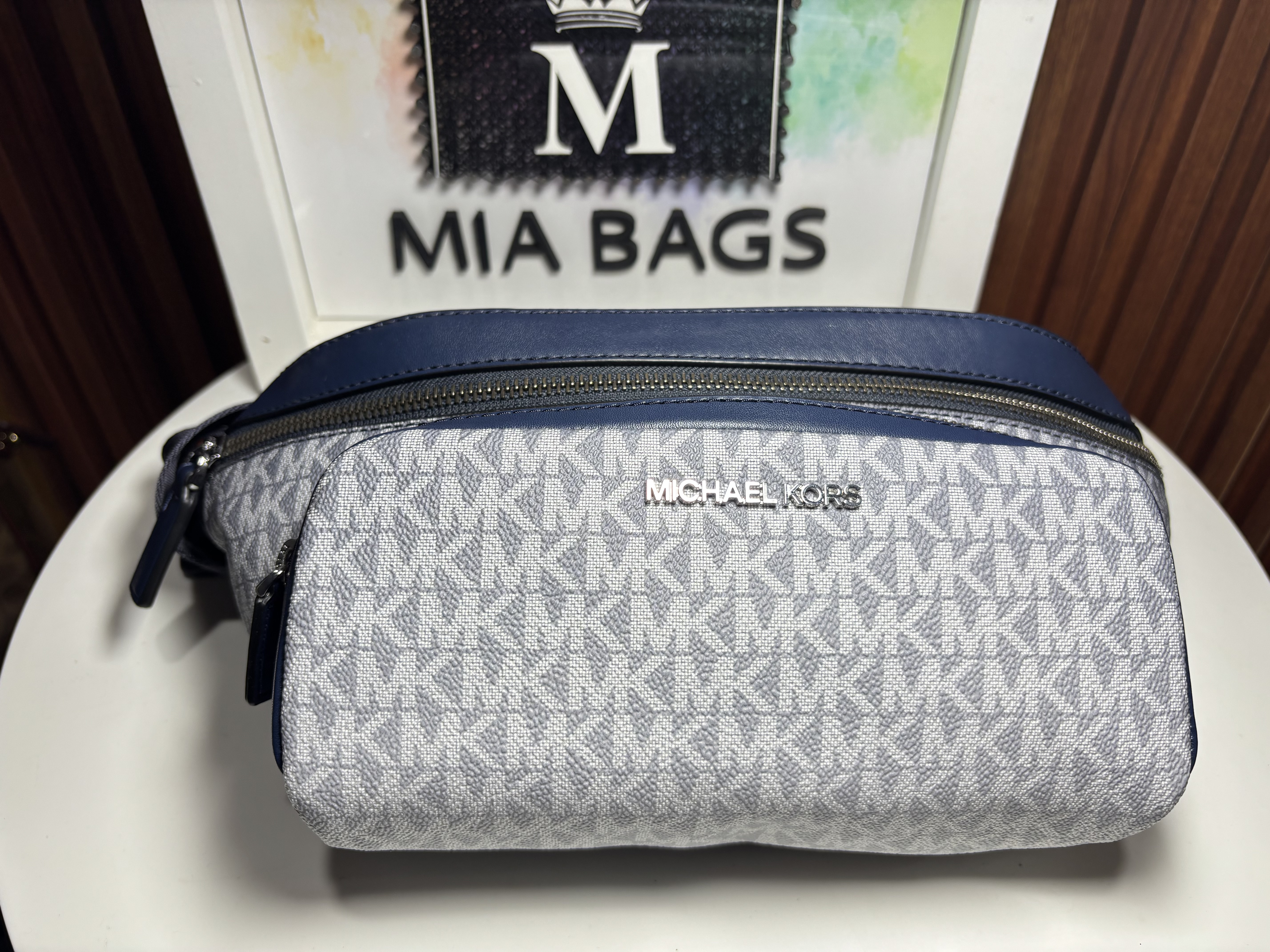 Cangurera degradada azul marino