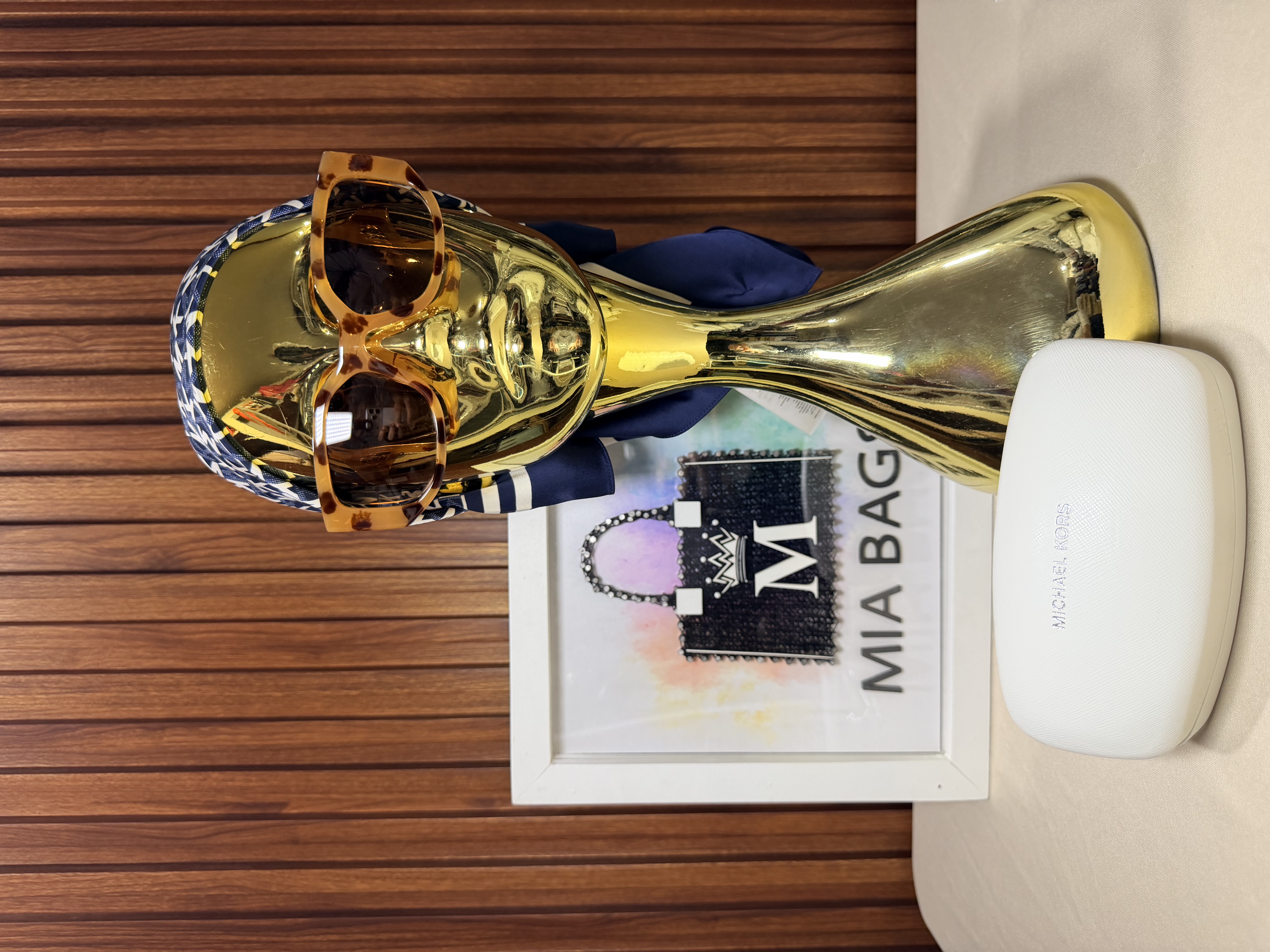 Gafas de sol cuadradas con detalles cafés