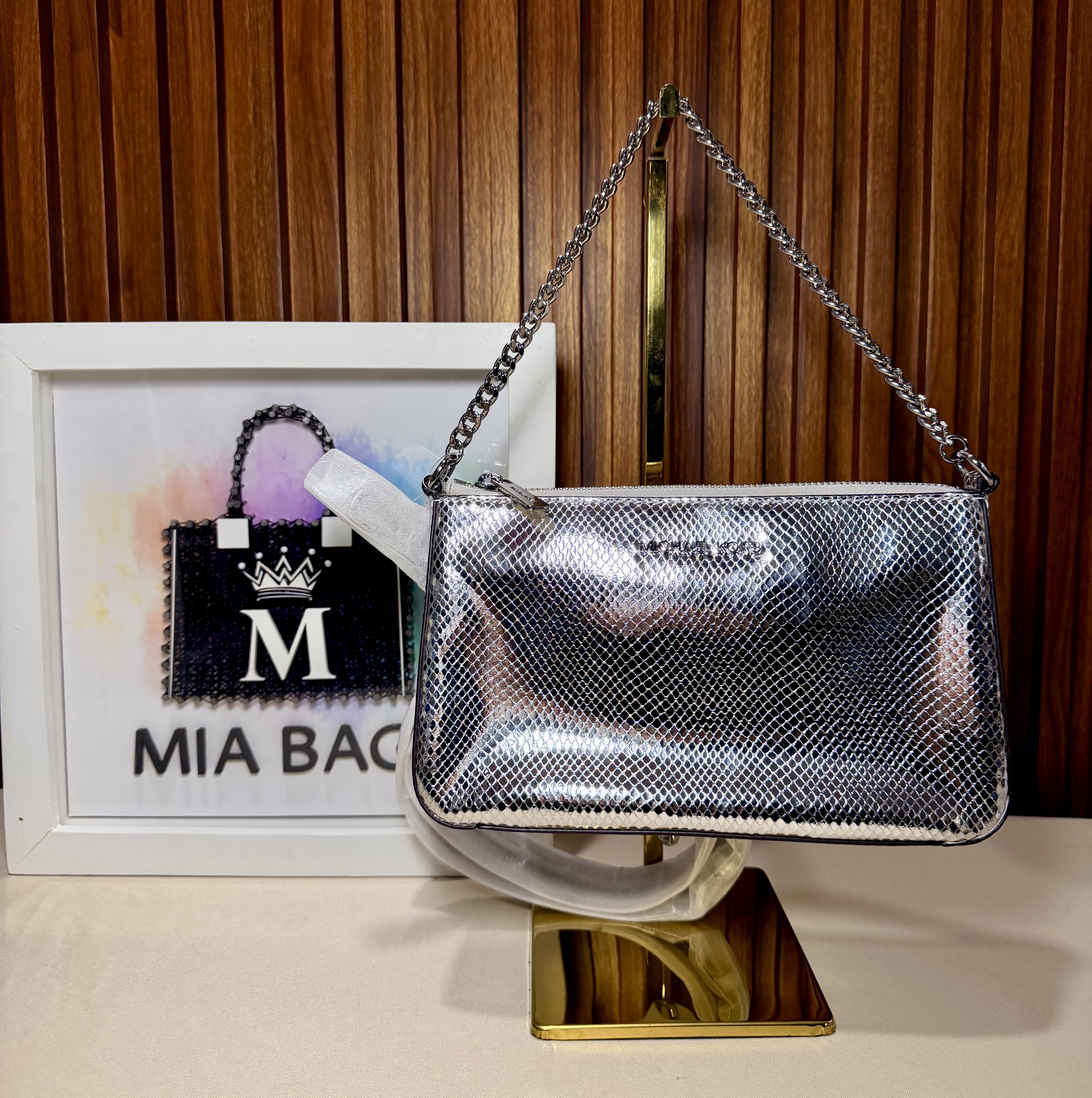 Bolsa plateada + tarjetero