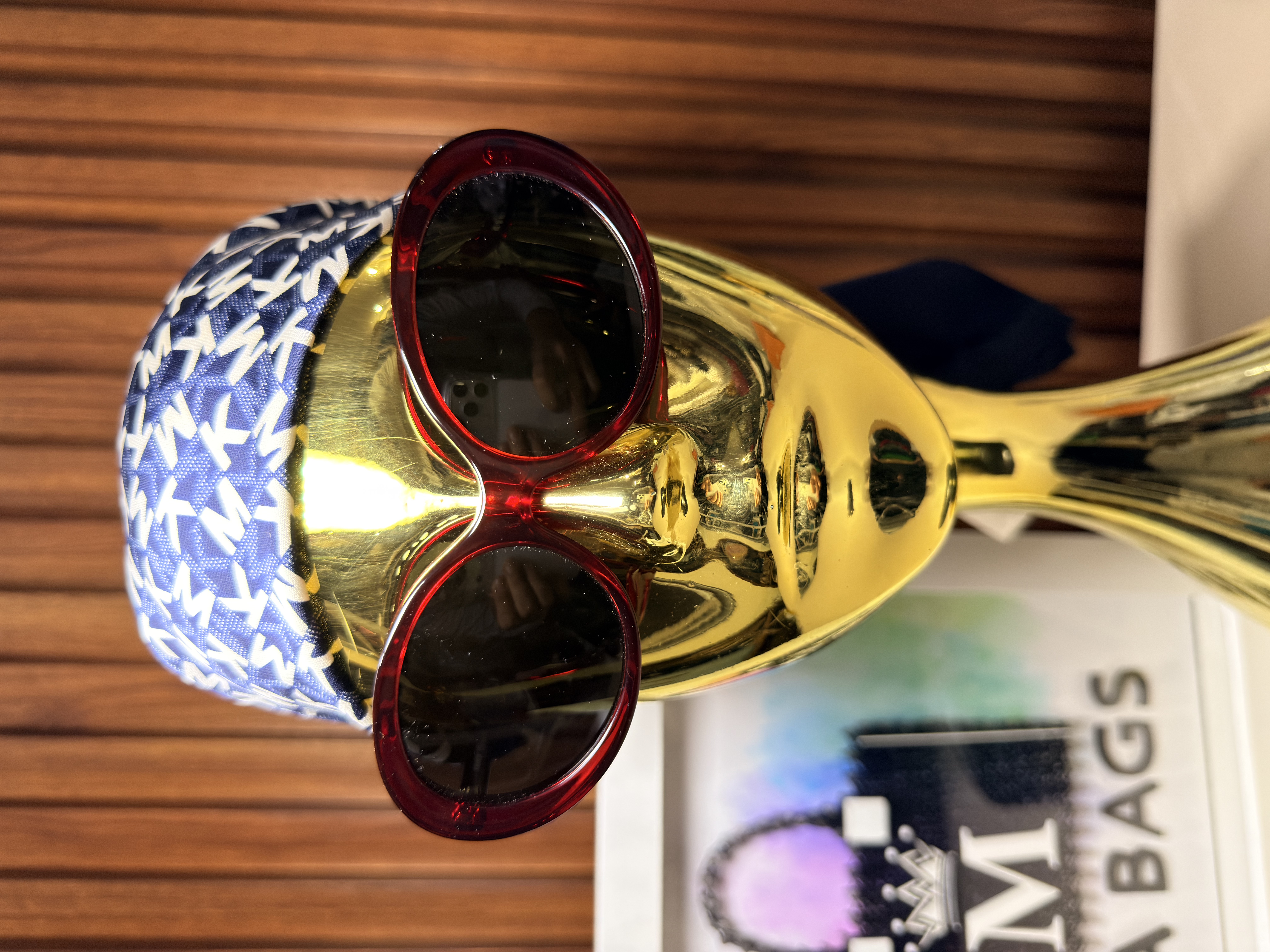 Lentes de sol, redondos rojos