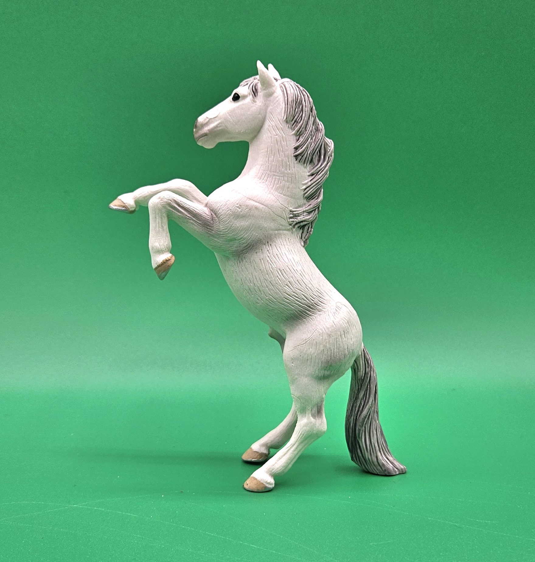 Figura de caballo blanco