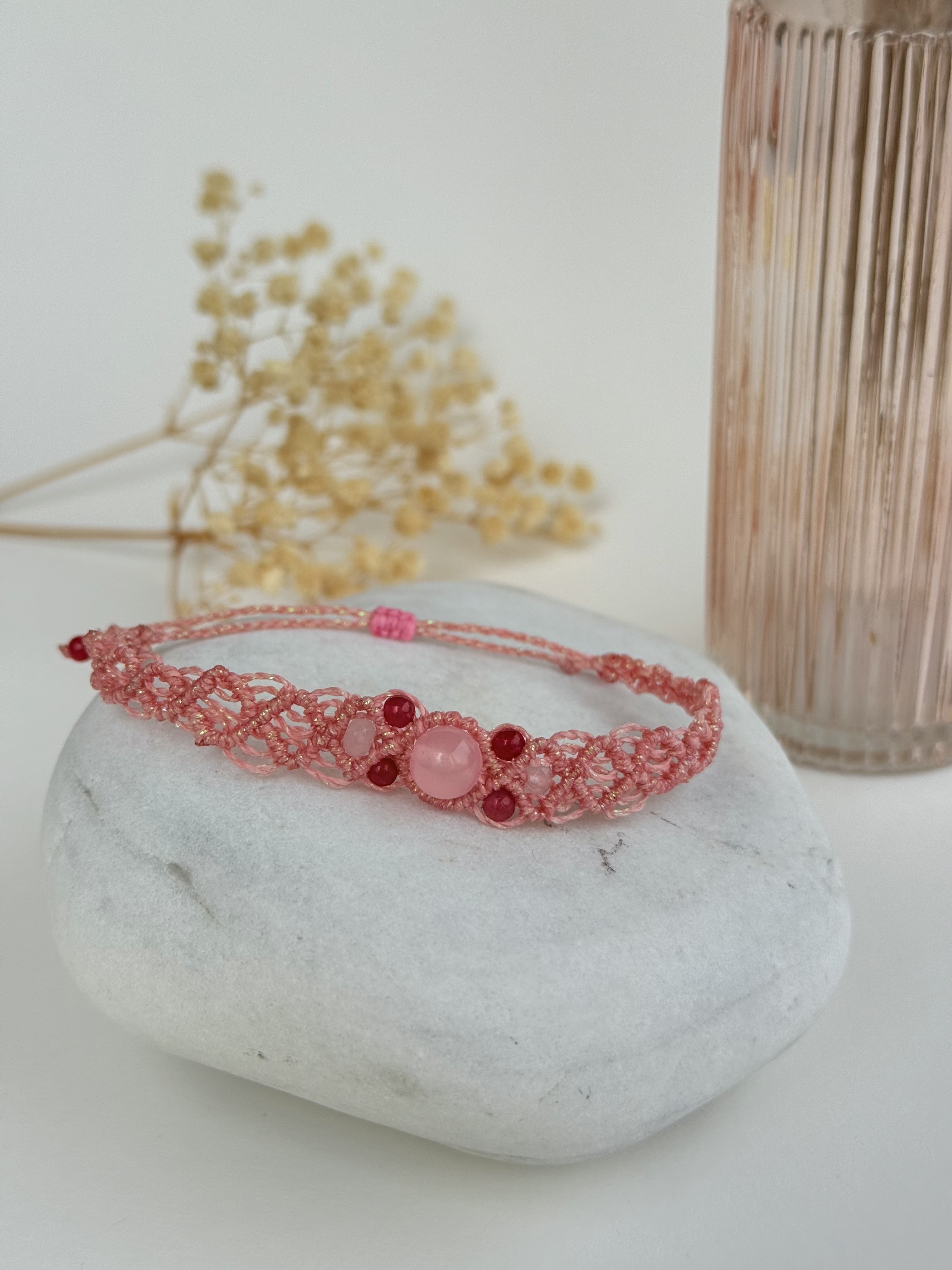 Bracelet en perles roses