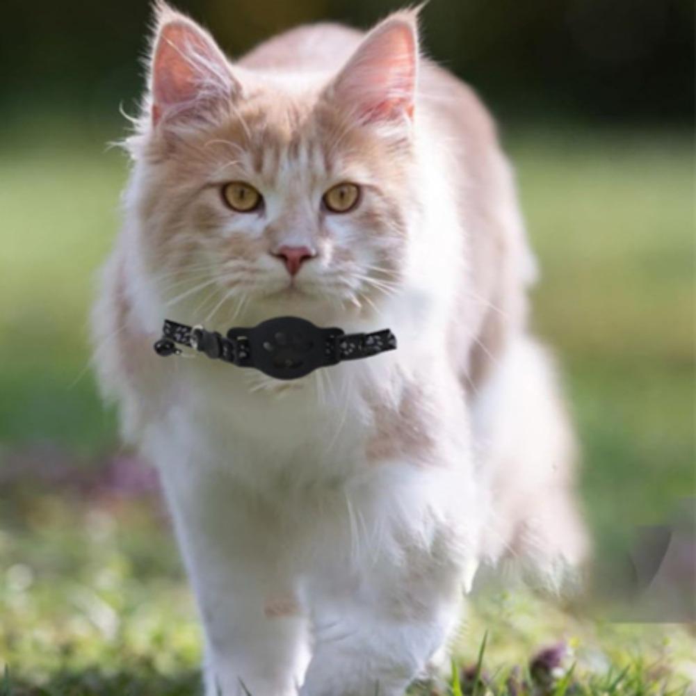 Pet Cat GPS Locator Collar with Reflective Safety Strips – Adjustable Lightweight Tracker for Real-Time Location Monitoring (Black/Pink)