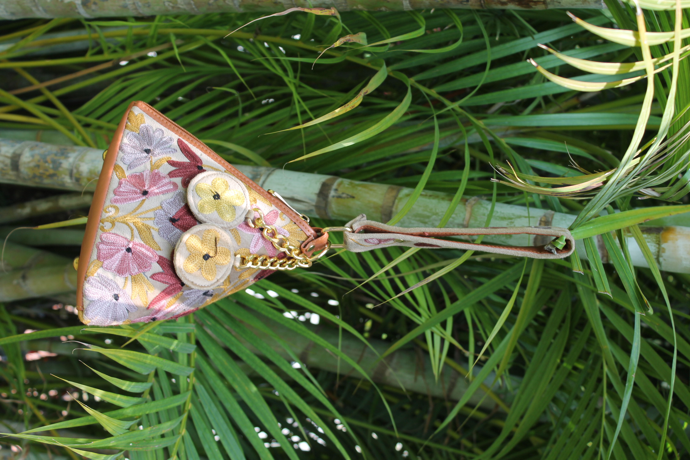 Sac pyramidal brodé - Édition florale - Saumon