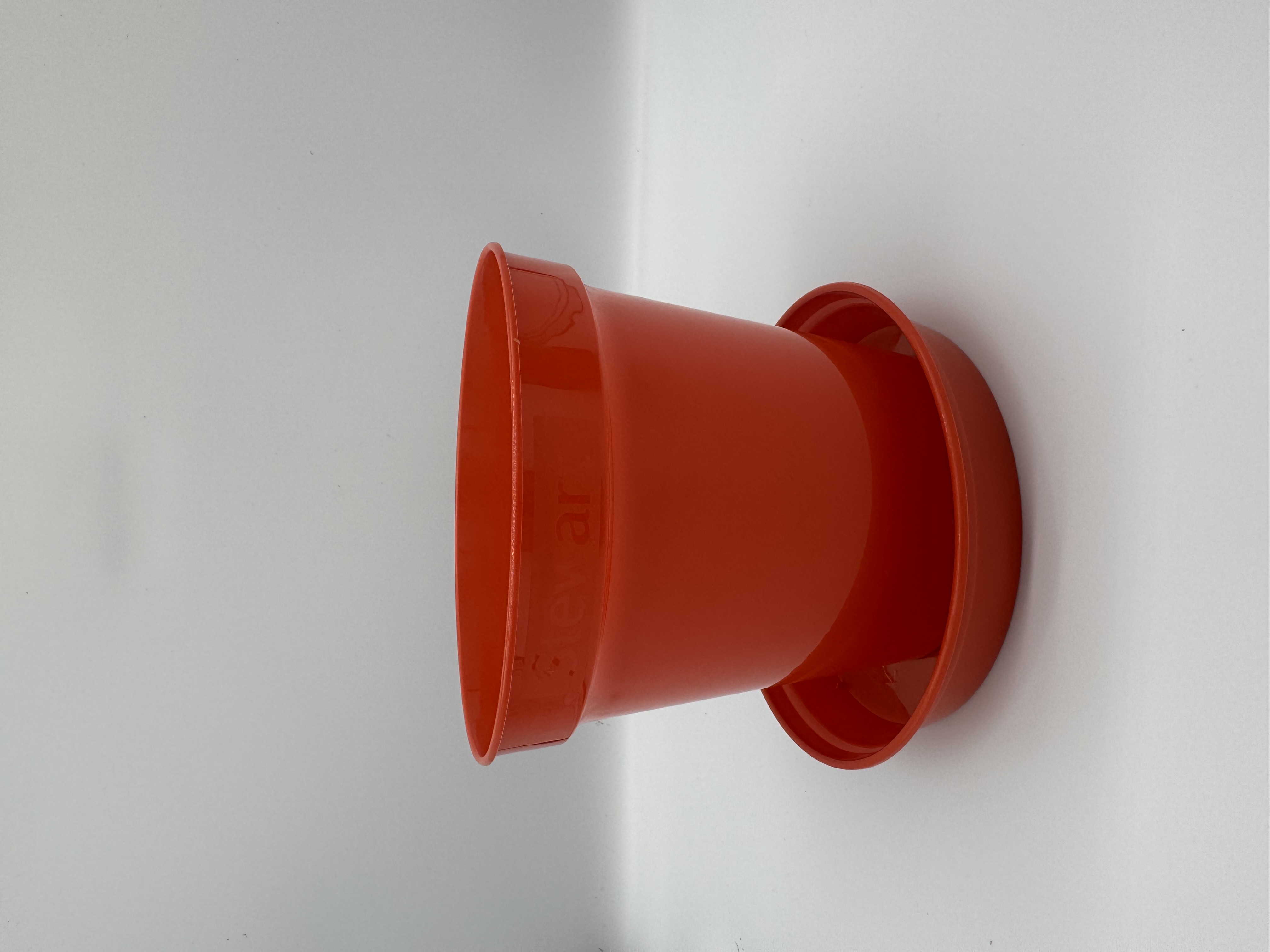 Plastic plant pots 