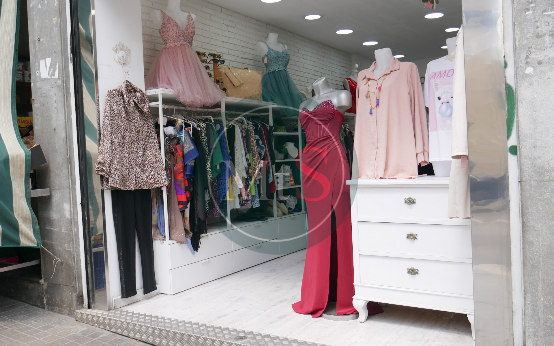 Tienda de ropa en traspaso - Barcelona