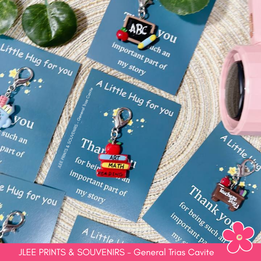 Keychain gift set with thank you card for teachers day, pen holder,graduate, birthday, hollowen