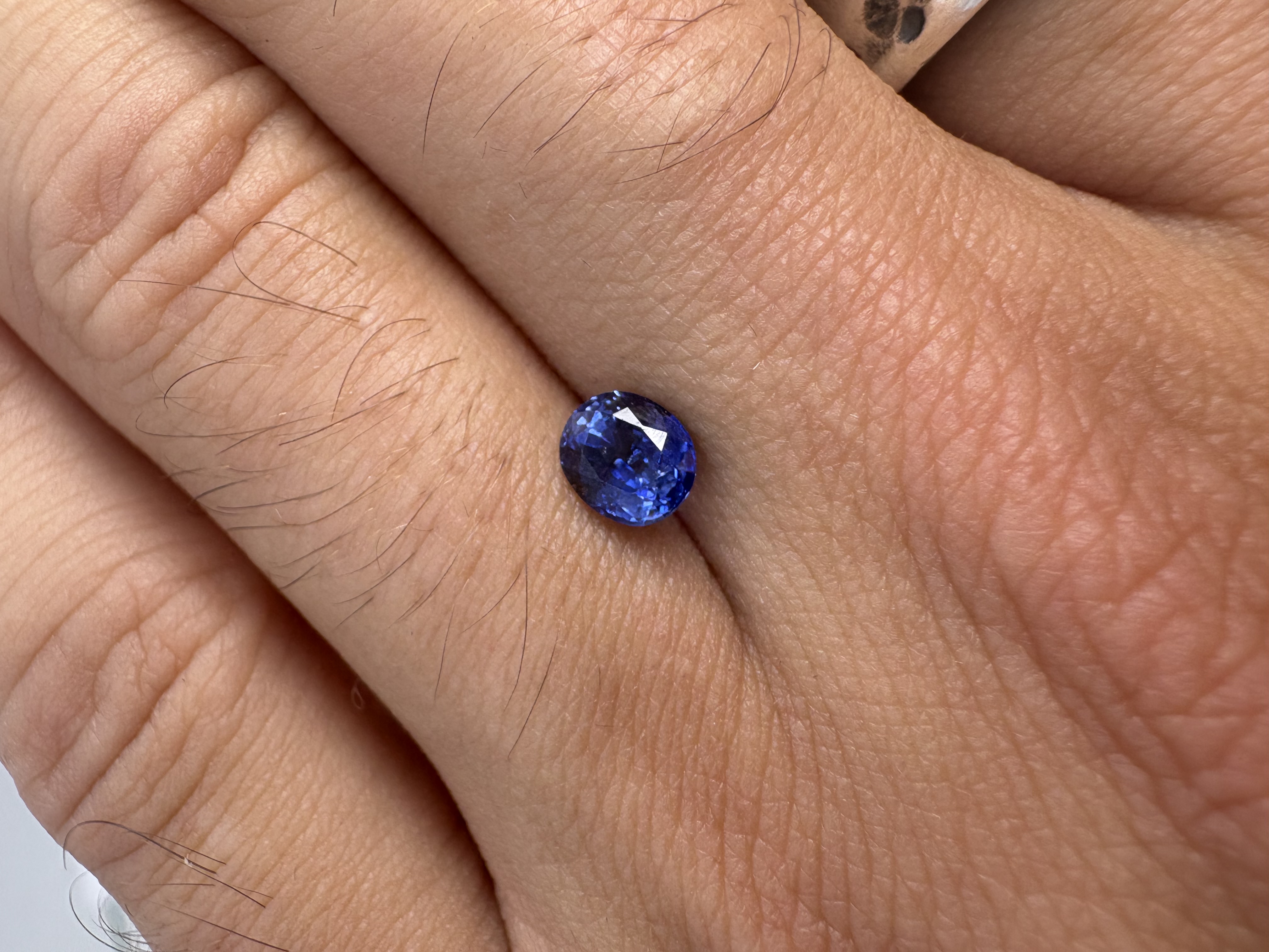 Saphir bleu naturel taille coussin 0,83 Carats 