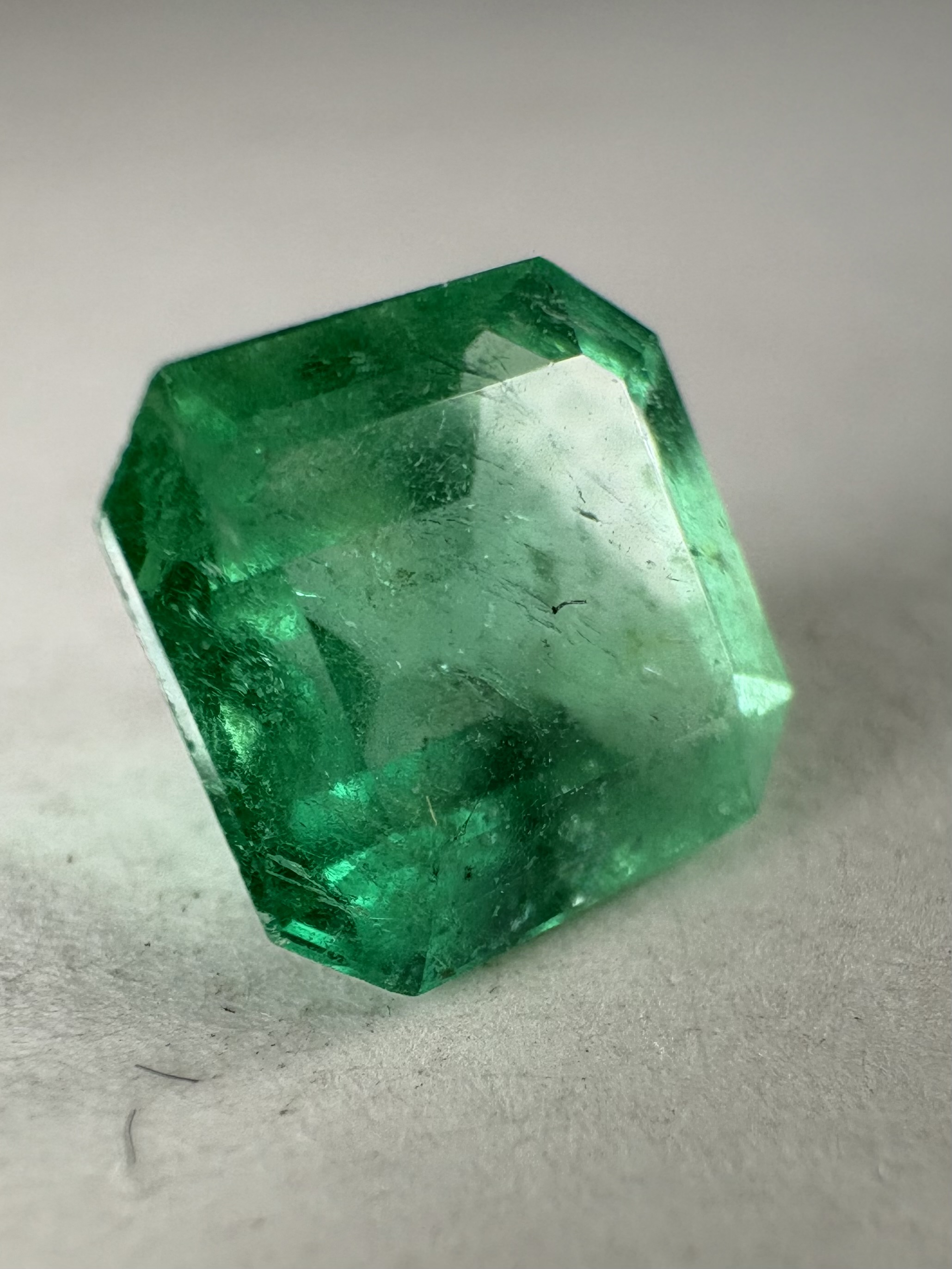 Émeraude naturelle 1,63 carats