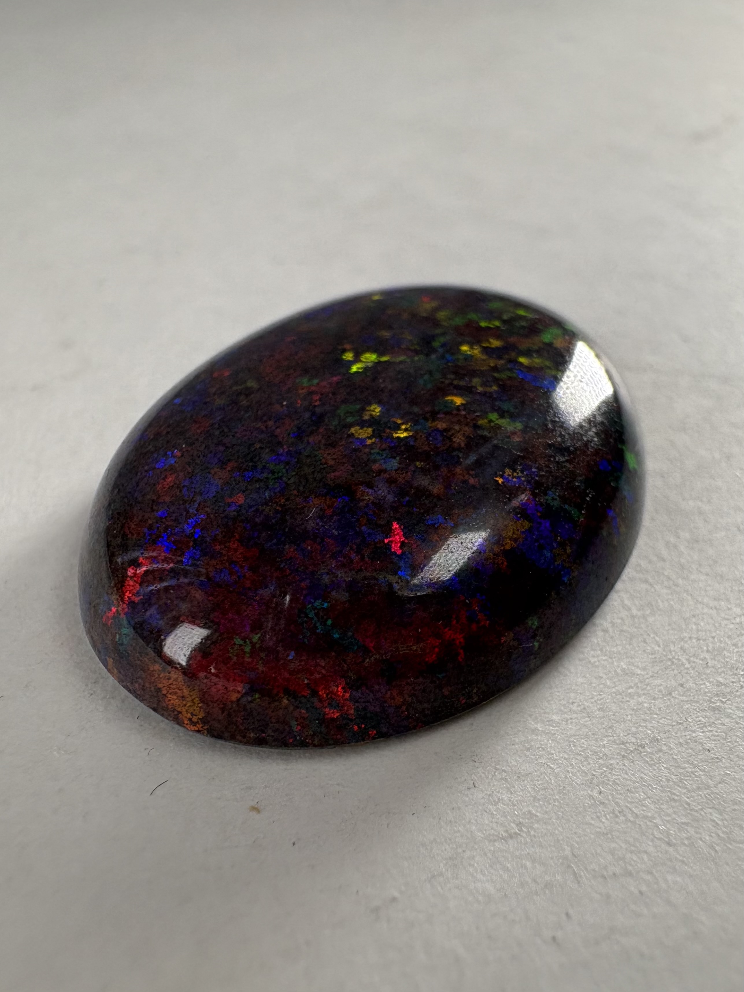 Opale noire 17,72 carats