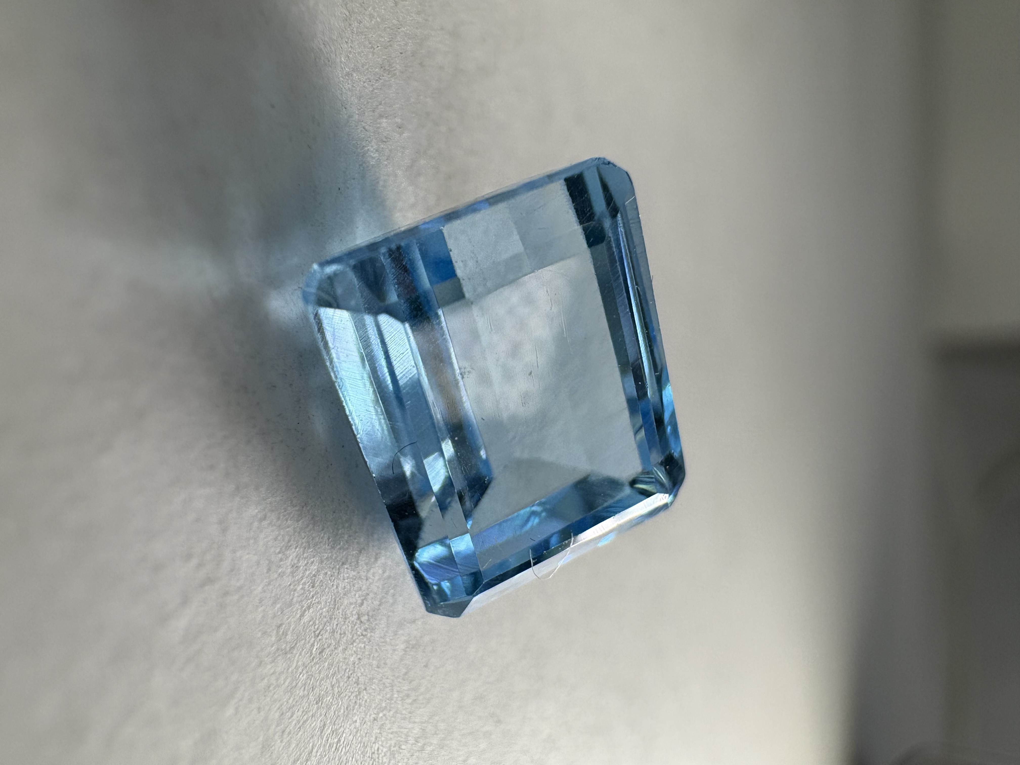 Topaze bleu 5,53 carats 