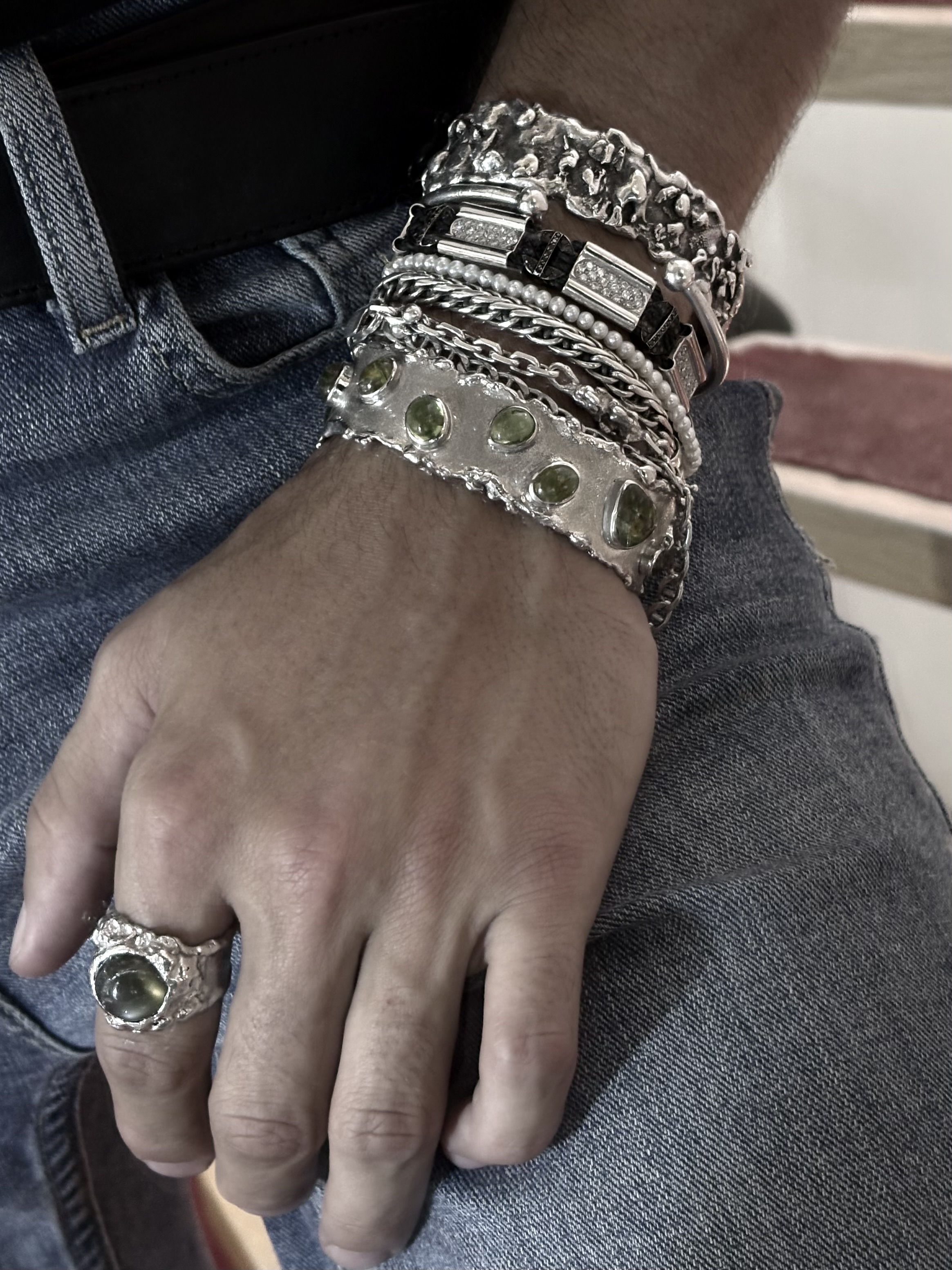 Bracelet en argent serti de péridots 