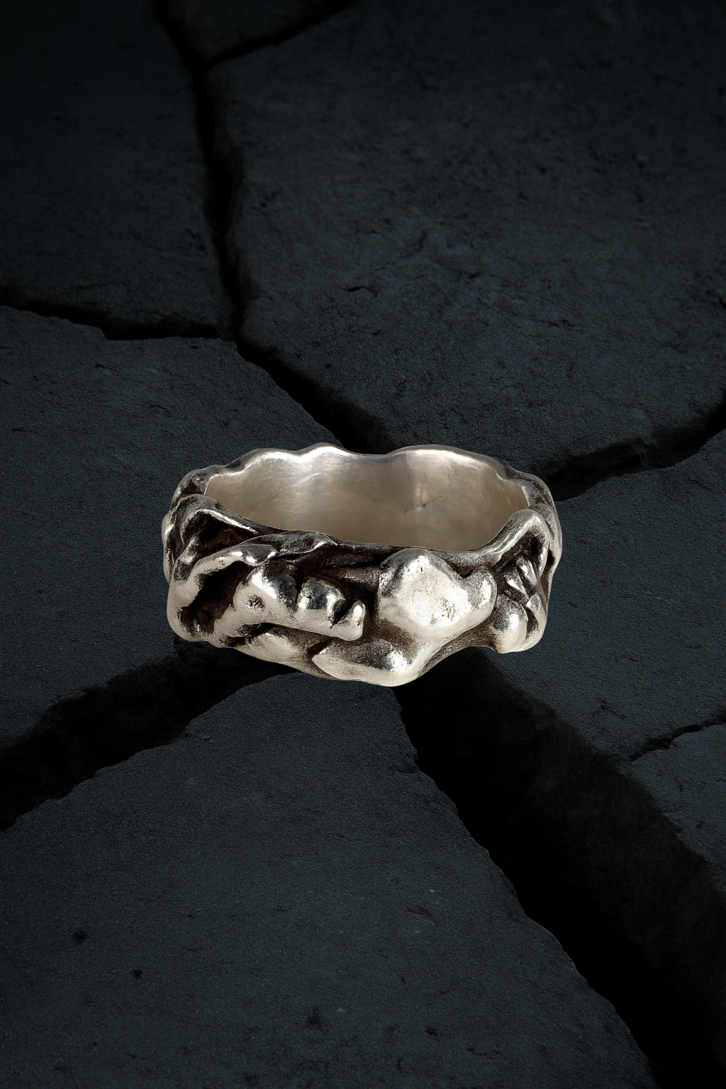 Bague en argent granité 