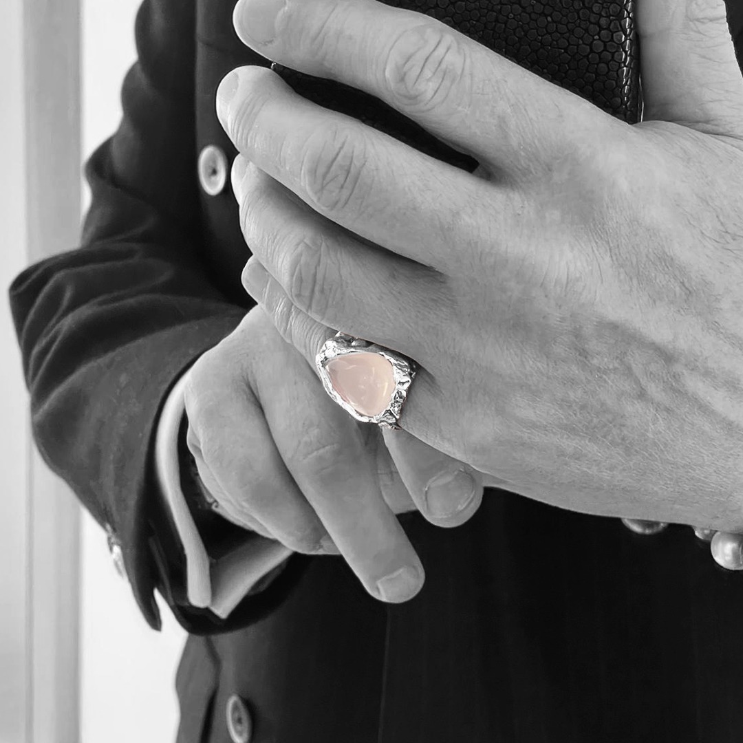 - RHODIA – Bague en quartz rose cabochon & argent