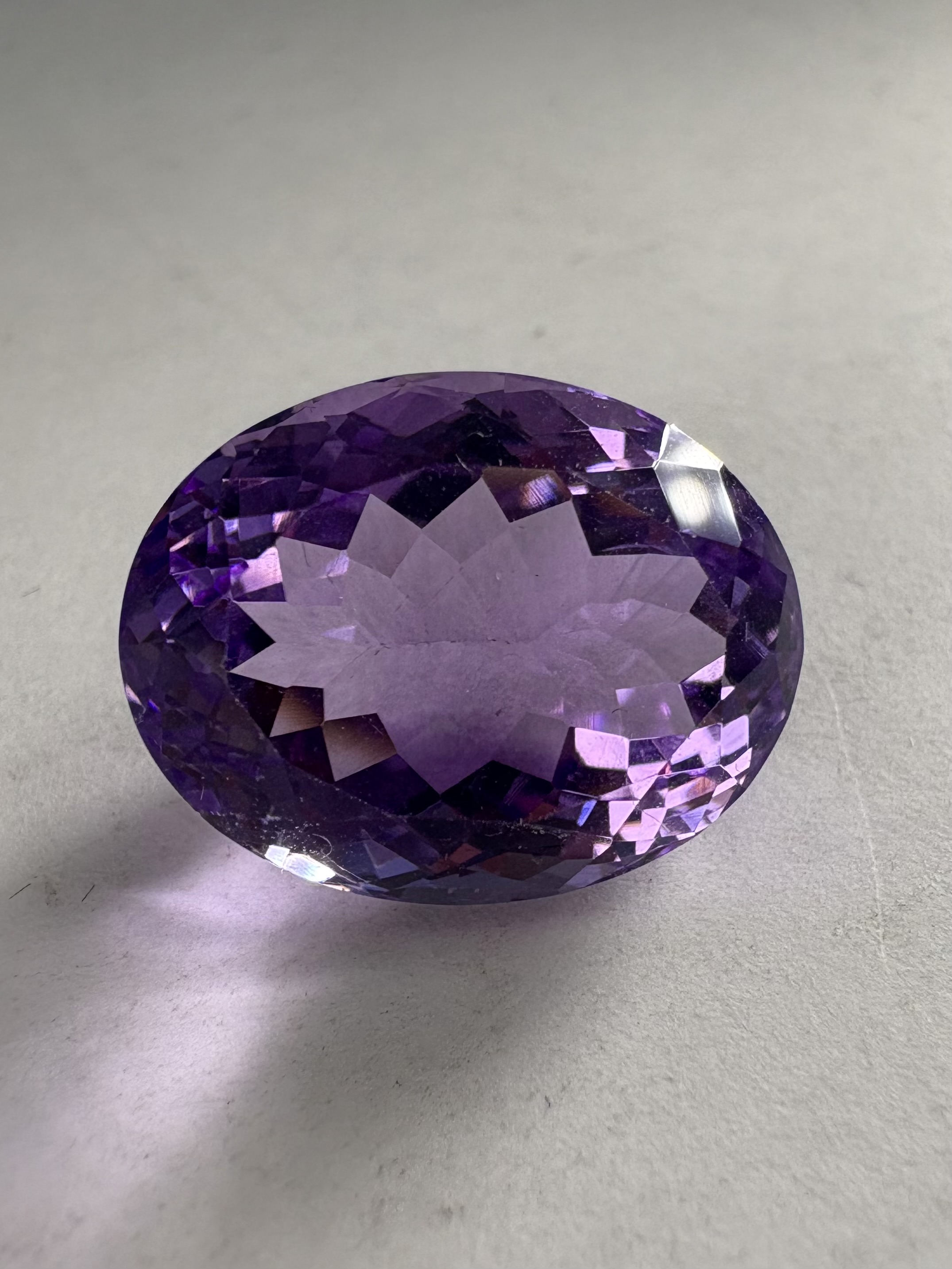 Améthyste taille coussin : 13,55 Carats