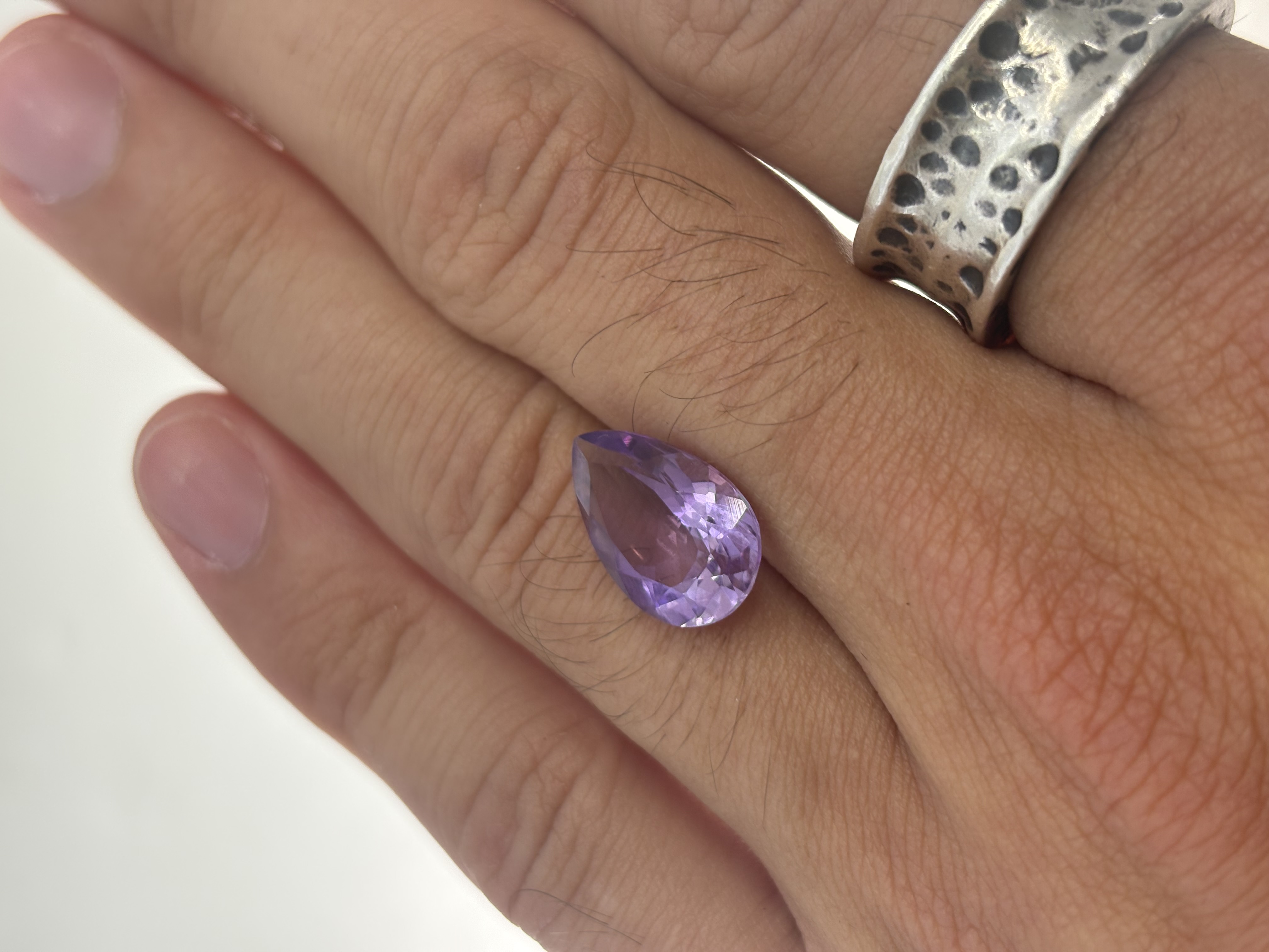 Améthyste taille poire 4,72 Carats 