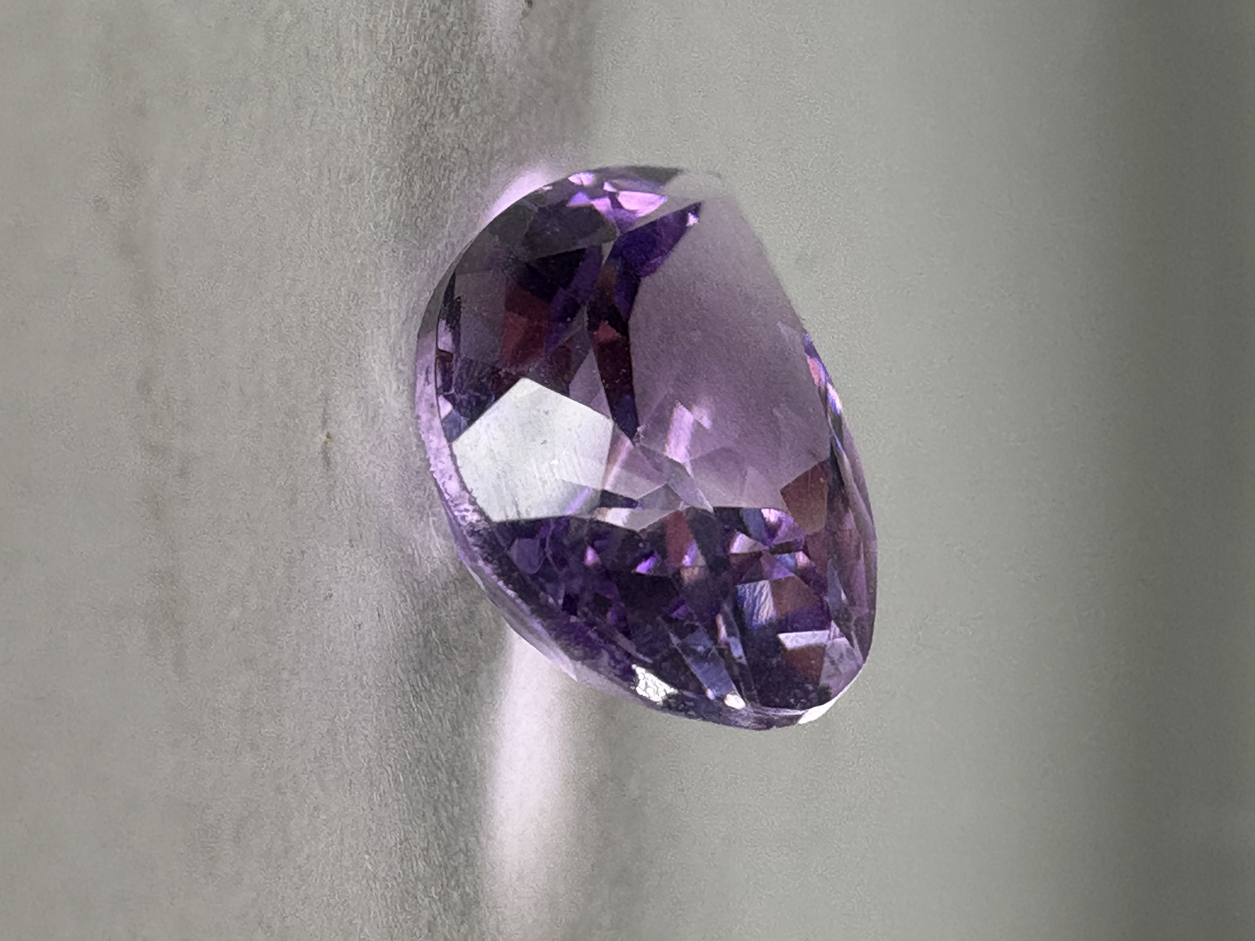 Améthyste taille poire 4,72 Carats 