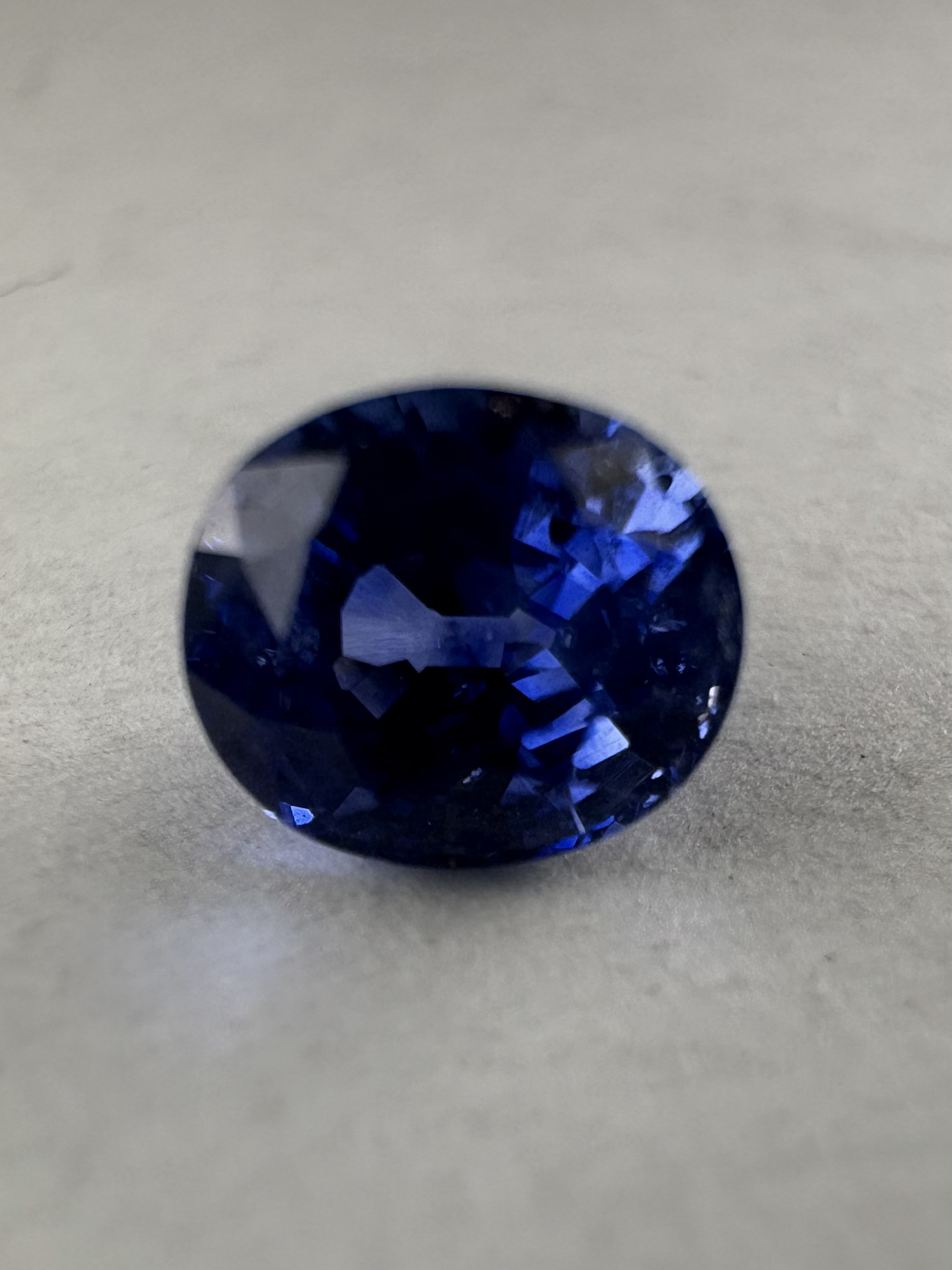 Saphir bleu naturel taille coussin 0,83 Carats